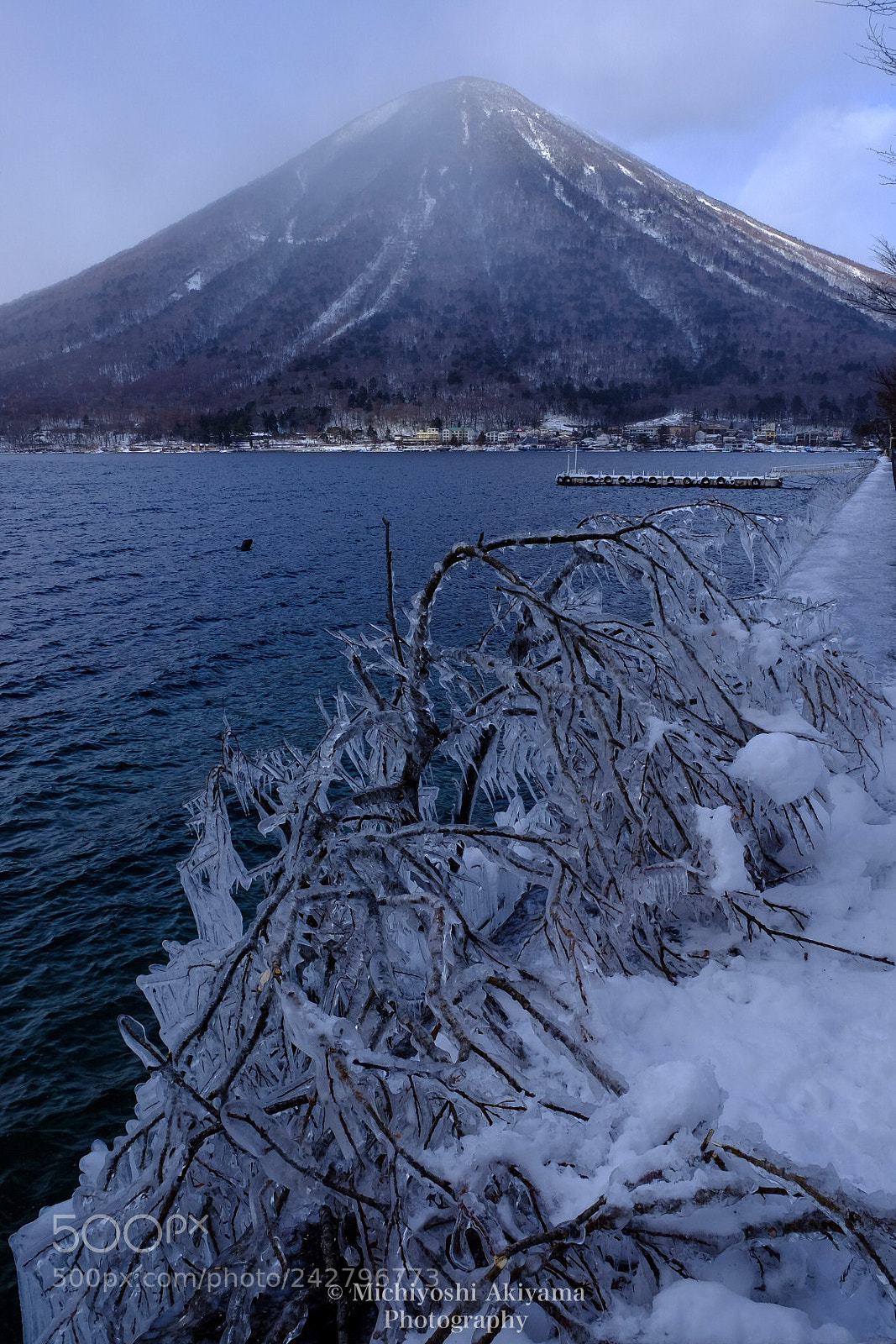Fujifilm X-T1 sample photo. Splash ice photography