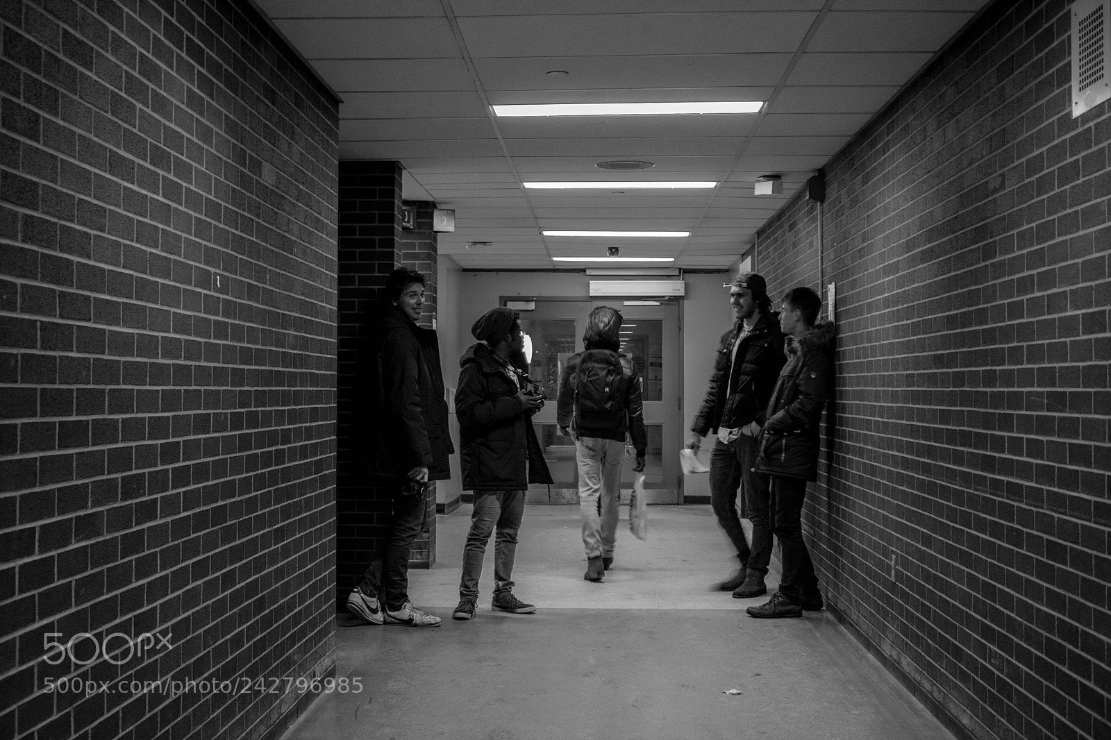 Canon EOS 750D (EOS Rebel T6i / EOS Kiss X8i) sample photo. Hallway photography
