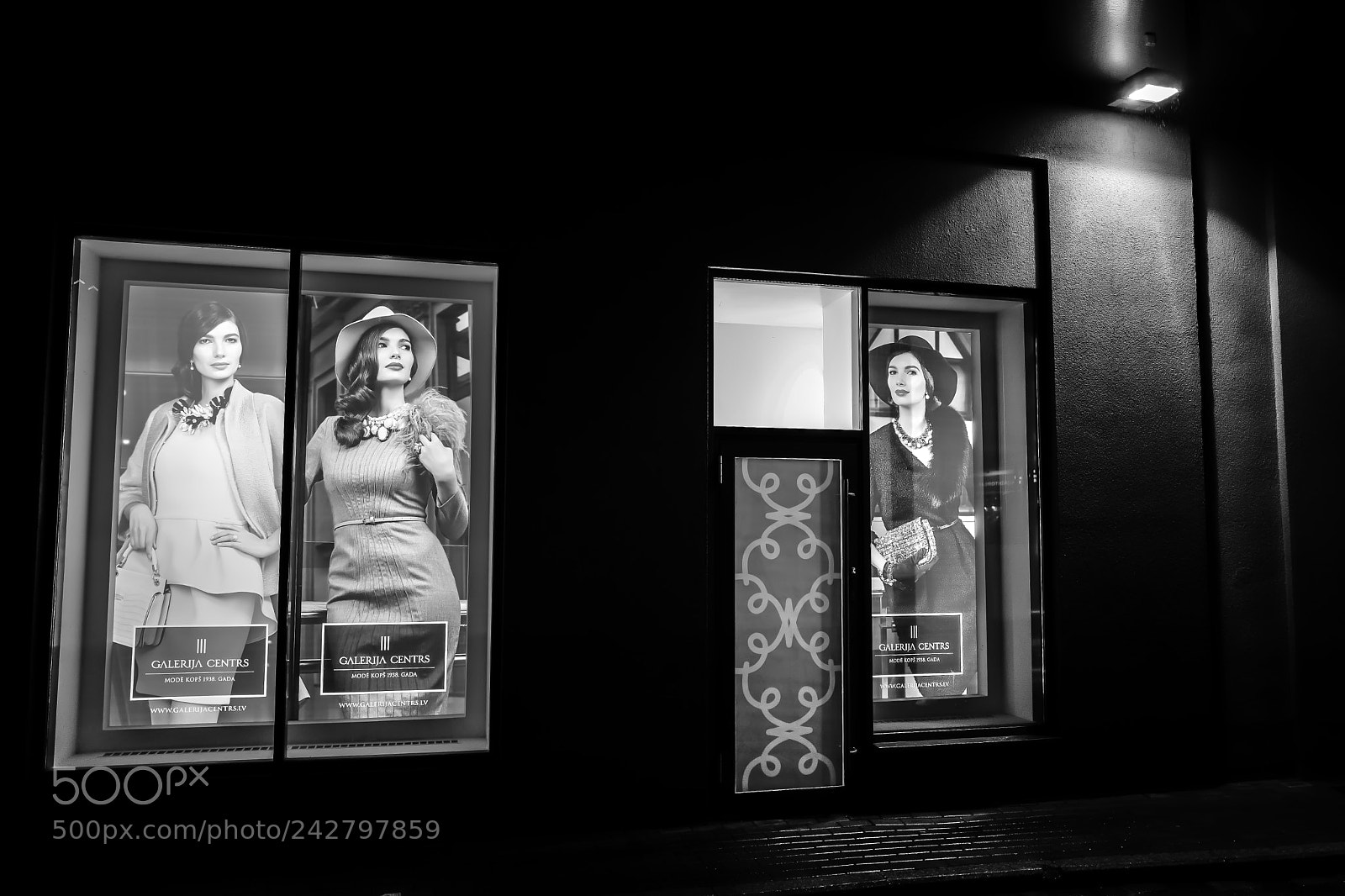 Leica Q (Typ 116) sample photo. Galerija centrs photography