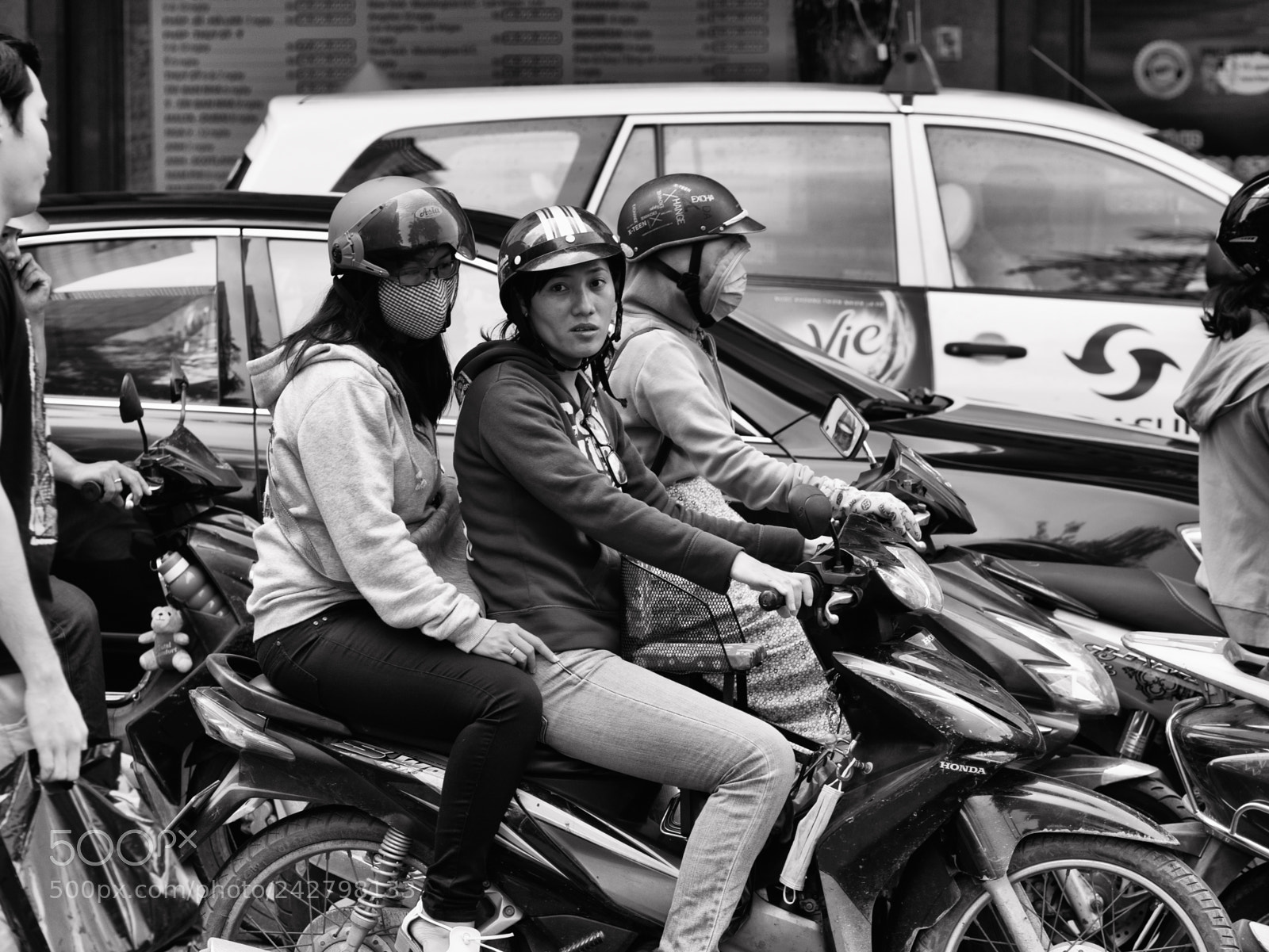 Panasonic Lumix DMC-GX7 sample photo. Streets of saigon photography