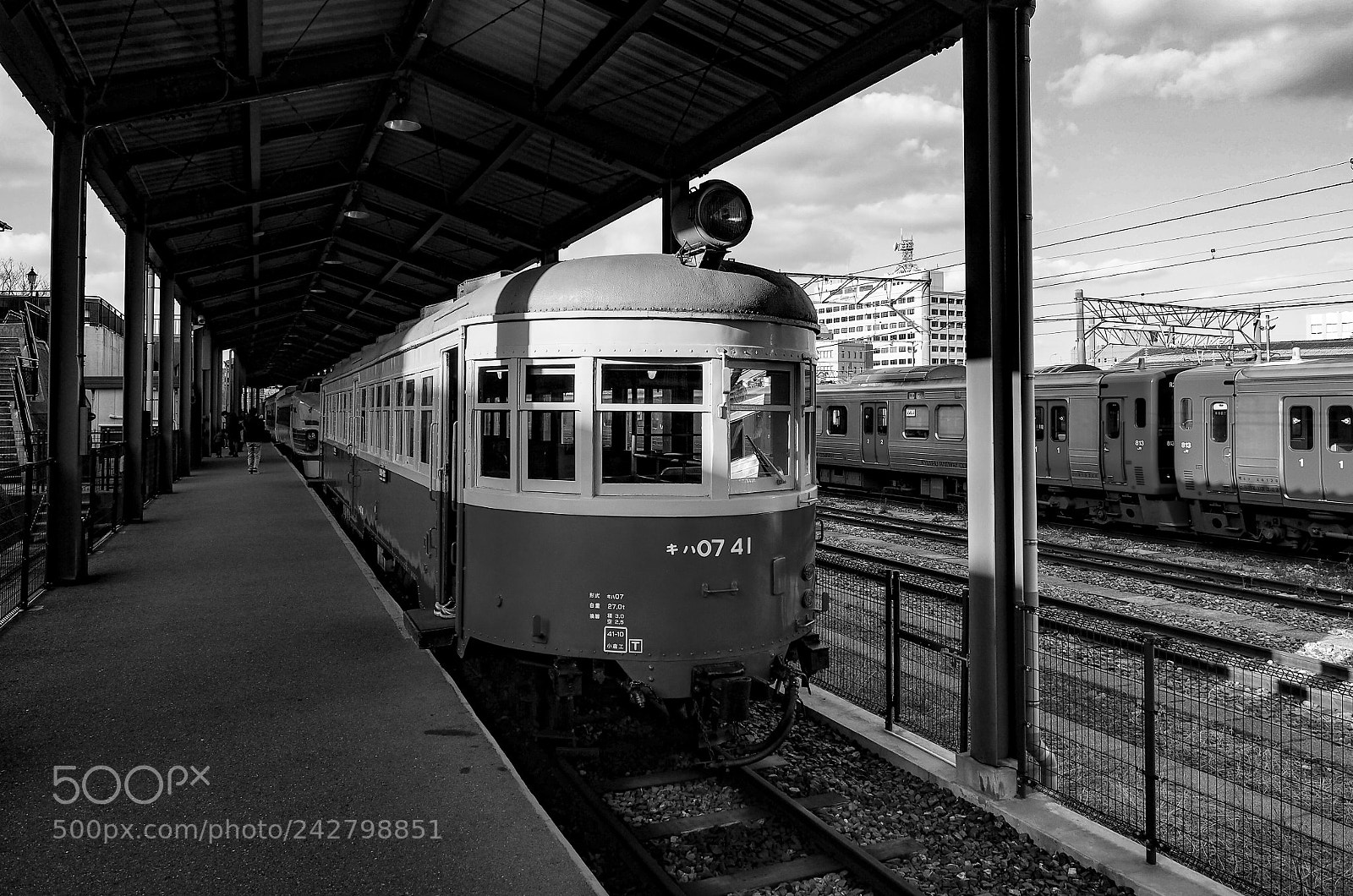Olympus OM-D E-M5 II sample photo. An antique japanese train photography