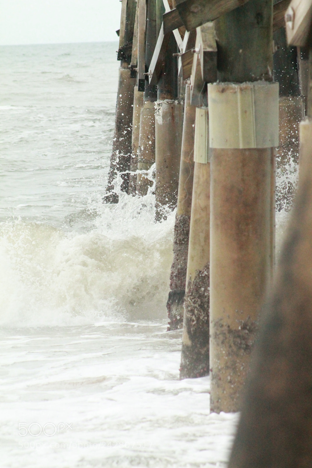 Canon EOS 1100D (EOS Rebel T3 / EOS Kiss X50) + EF75-300mm f/4-5.6 sample photo. Flagler beach and pier photography