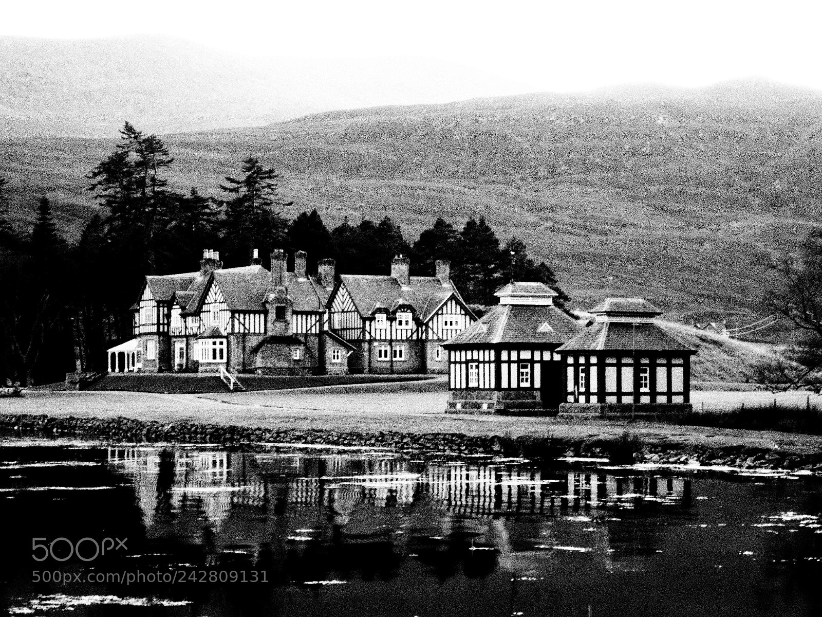 Olympus PEN E-PL1 sample photo. Wyvis lodge, scottish highlands photography