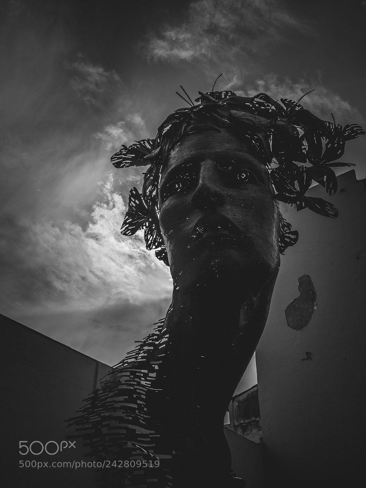 Panasonic Lumix DMC-GF1 sample photo. Street sculpture photography