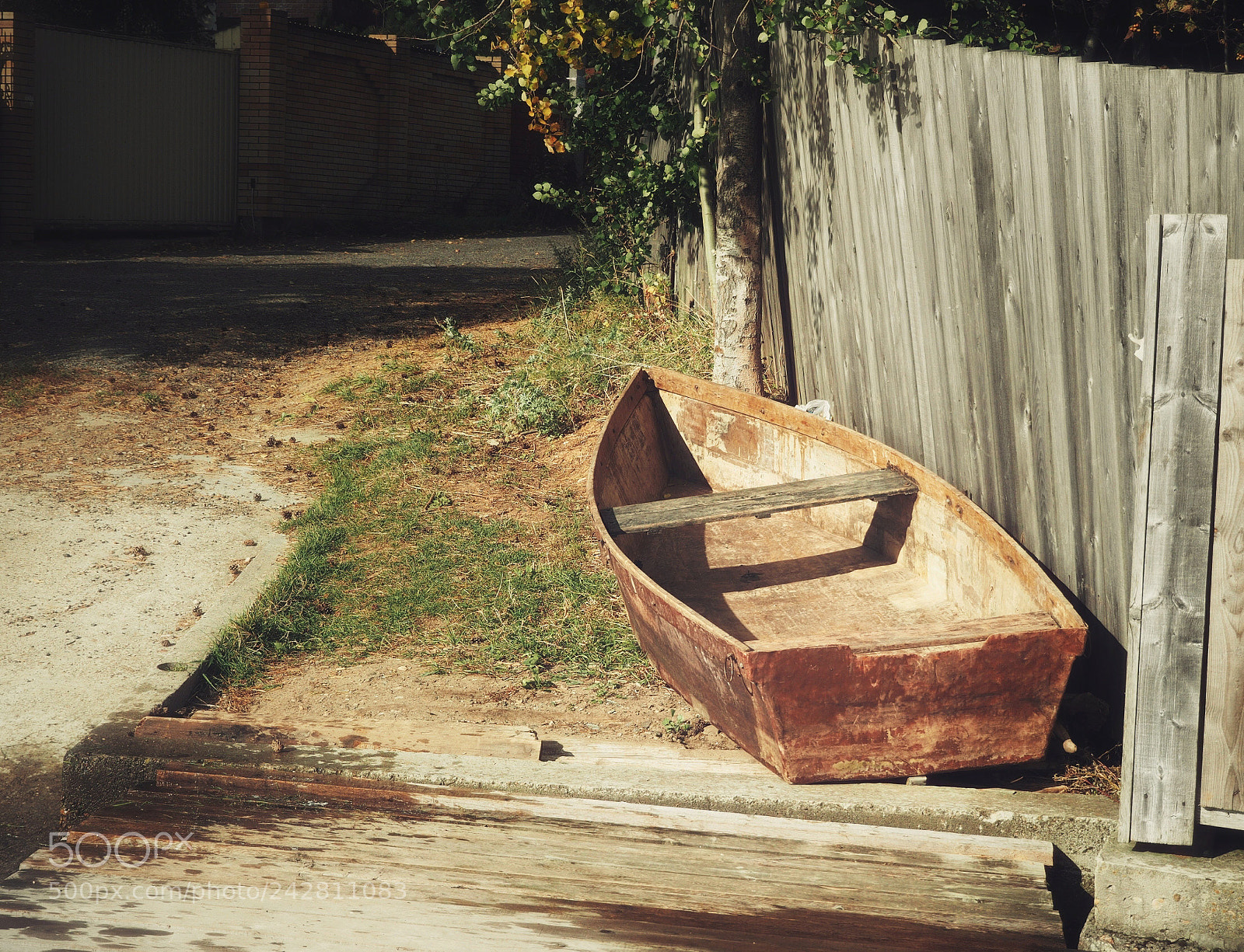 Olympus OM-D E-M10 sample photo. The boat shell photography