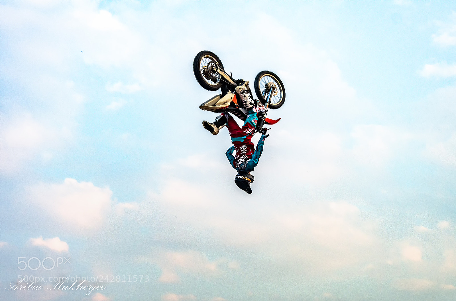 Pentax K-5 IIs sample photo. The cliffhanger flip photography