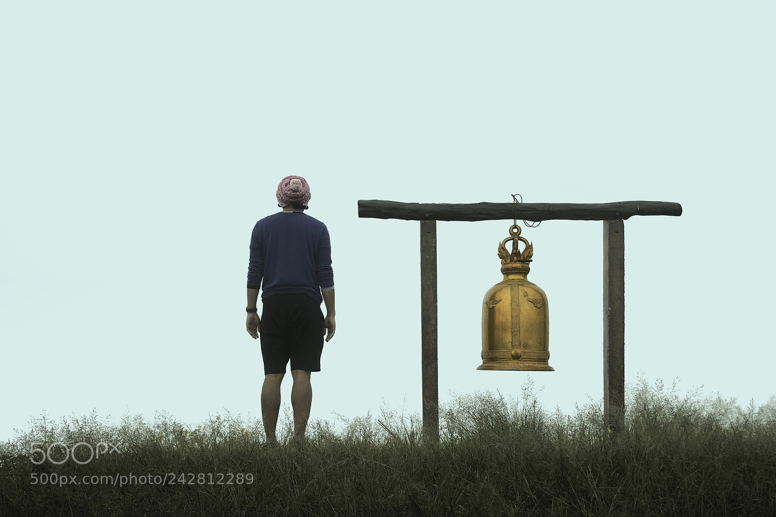 Canon EOS 40D sample photo. A man standing on photography