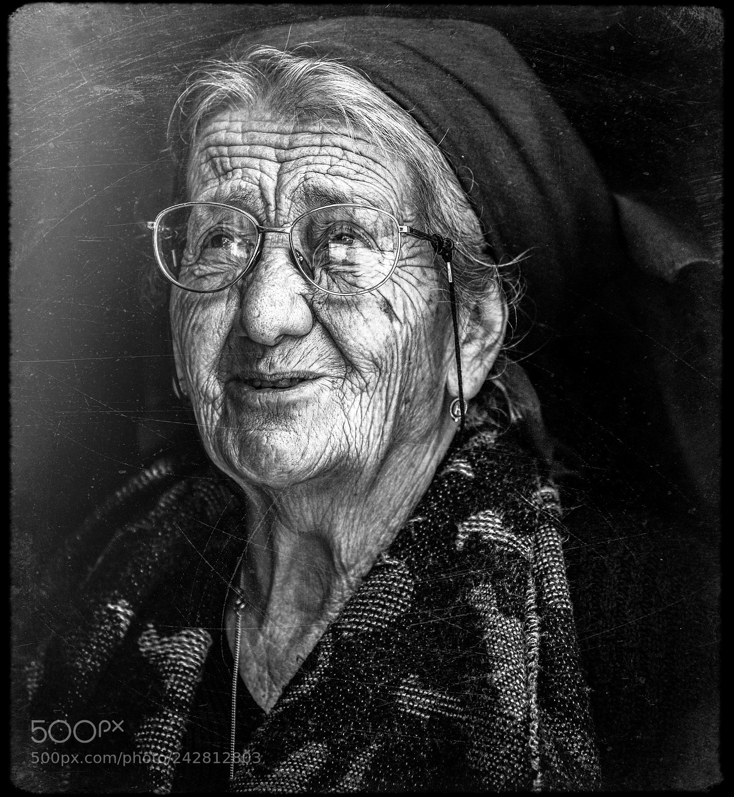 Canon EOS-1D Mark III sample photo. The old lady.. photography