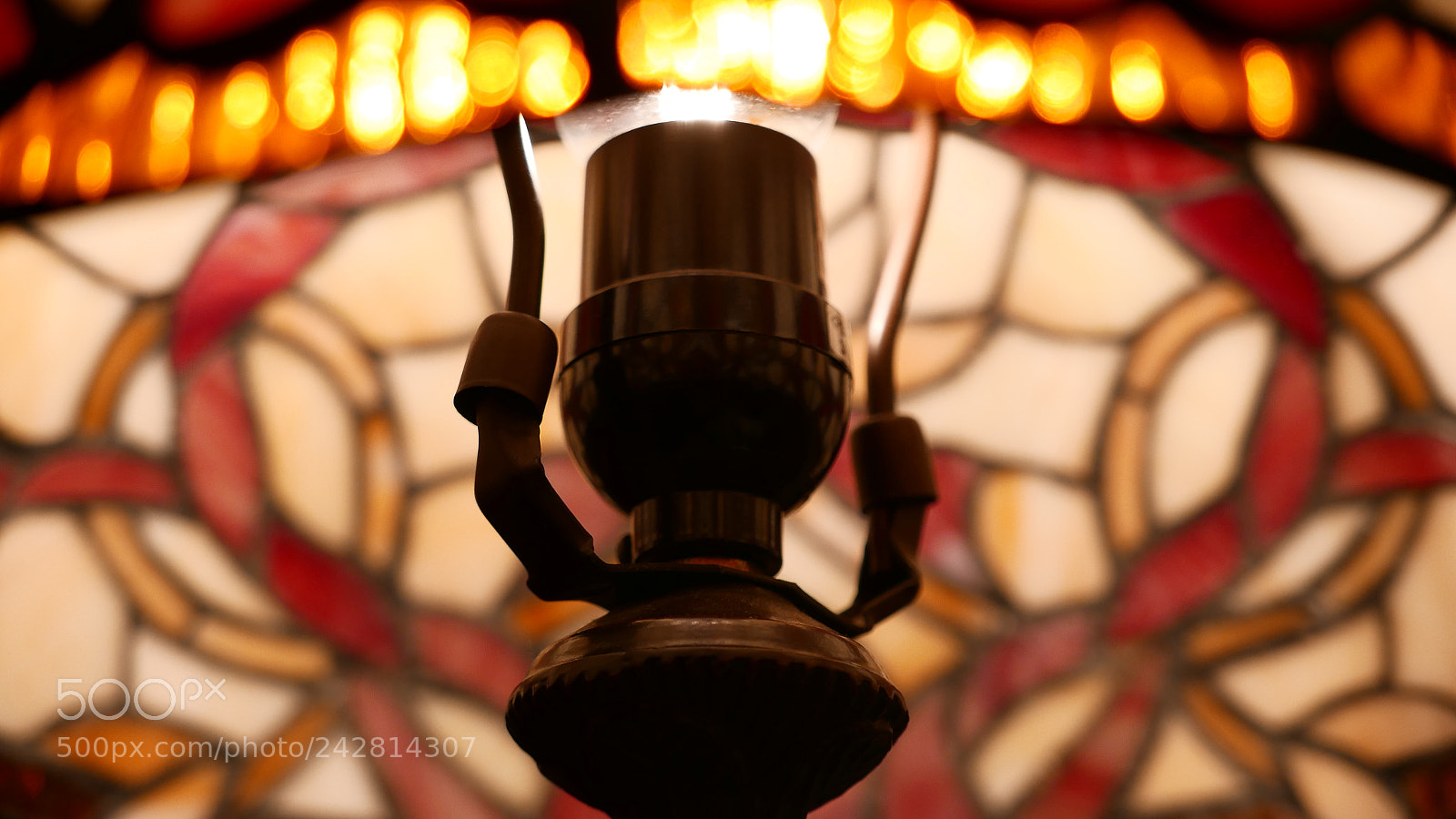 Panasonic Lumix DMC-LX100 sample photo. Under the lamp photography