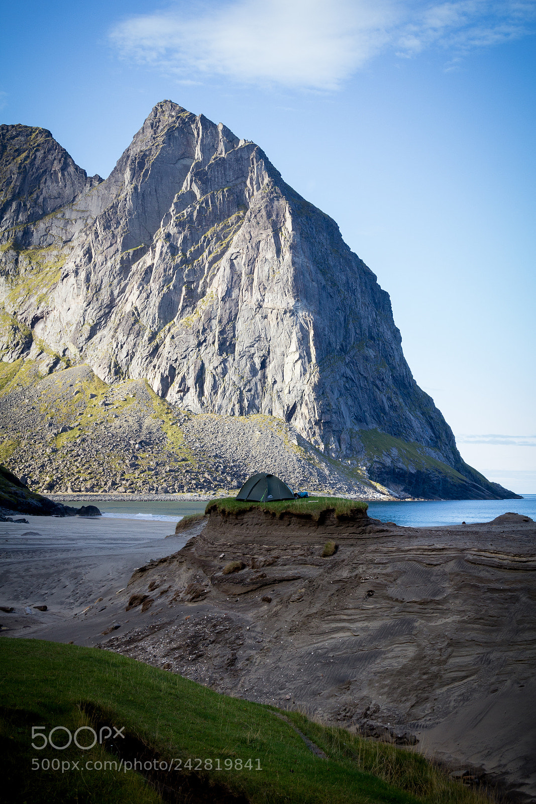 Canon EOS 60D sample photo. Comfort zone at kvalvika photography