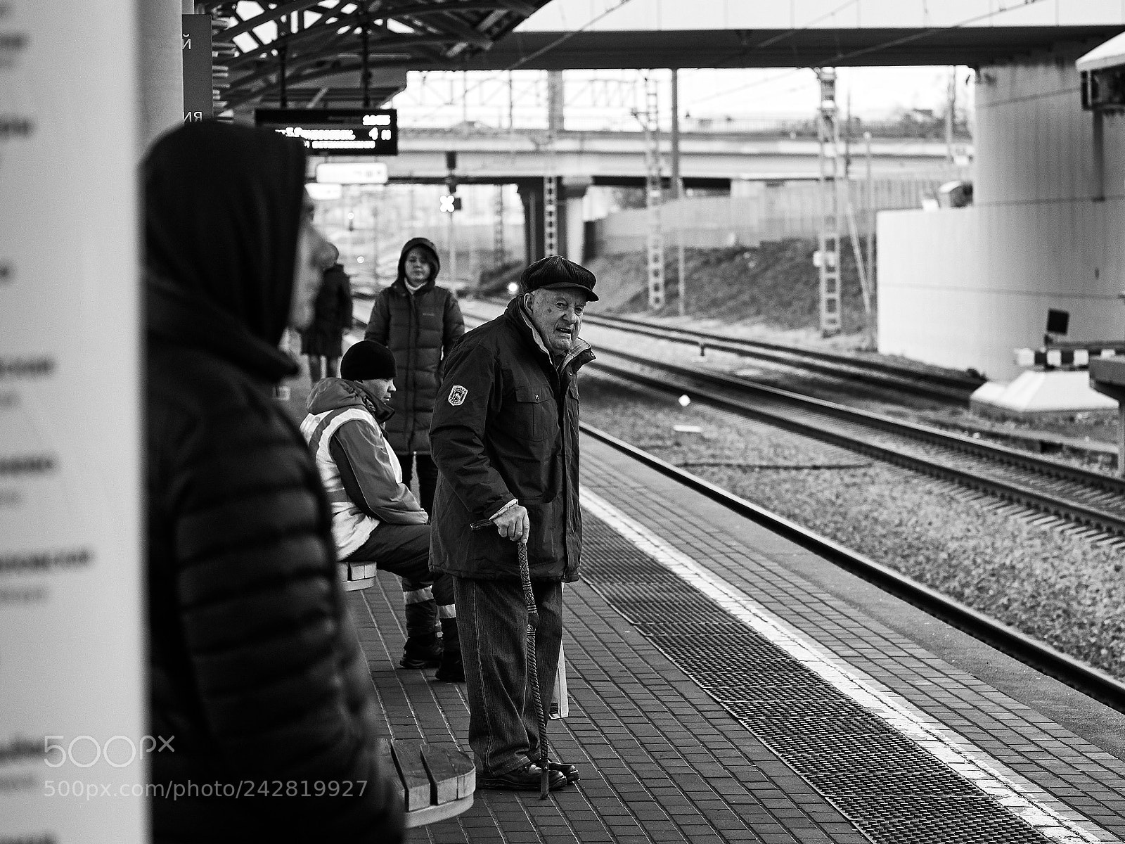 Olympus OM-D E-M5 II sample photo. Old man photography