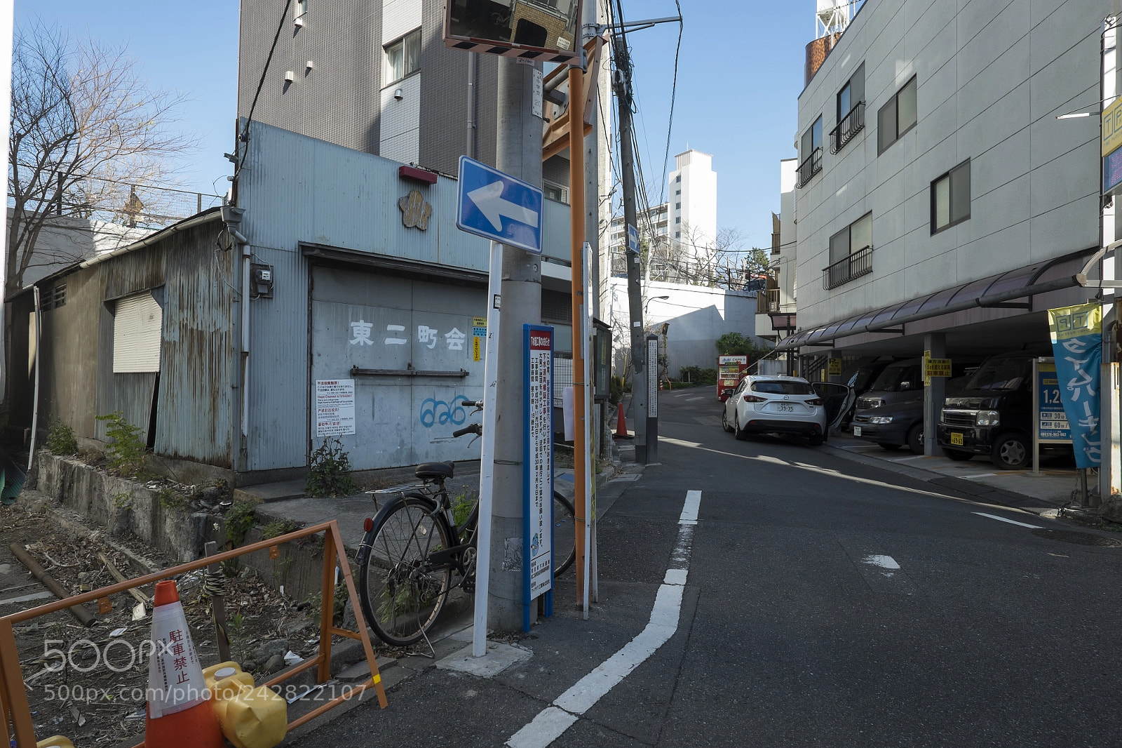 Fujifilm X-T1 sample photo. Tokyo.新宿区新宿　椎木坂 photography