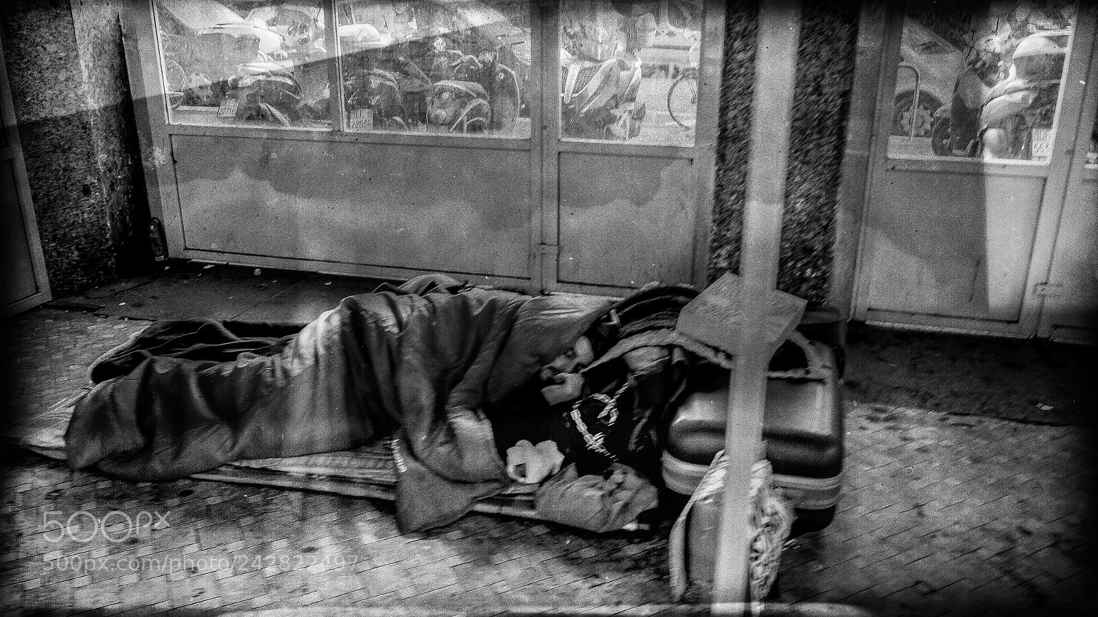 Sony Alpha NEX-5N sample photo. Street people photography