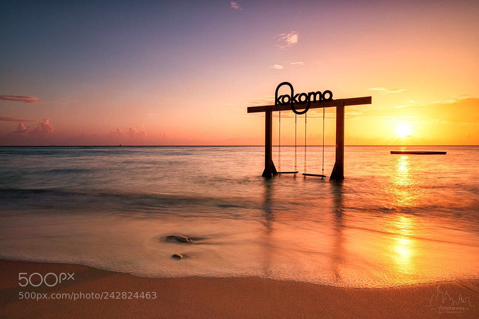 Canon EOS 6D Mark II sample photo. Sunset @ kokomo beach photography