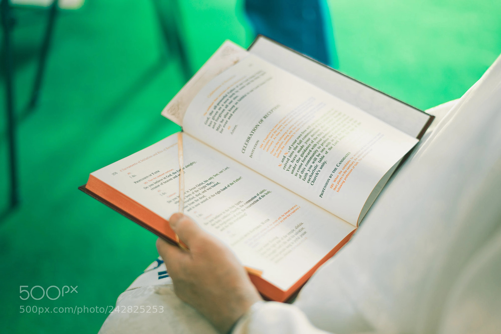 Leica SL (Typ 601) sample photo. Prayer book photography