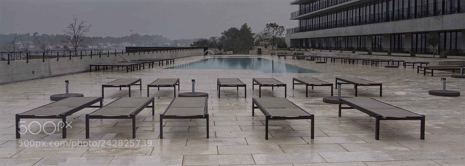 Panasonic Lumix DMC-G1 sample photo. Winter pool photography
