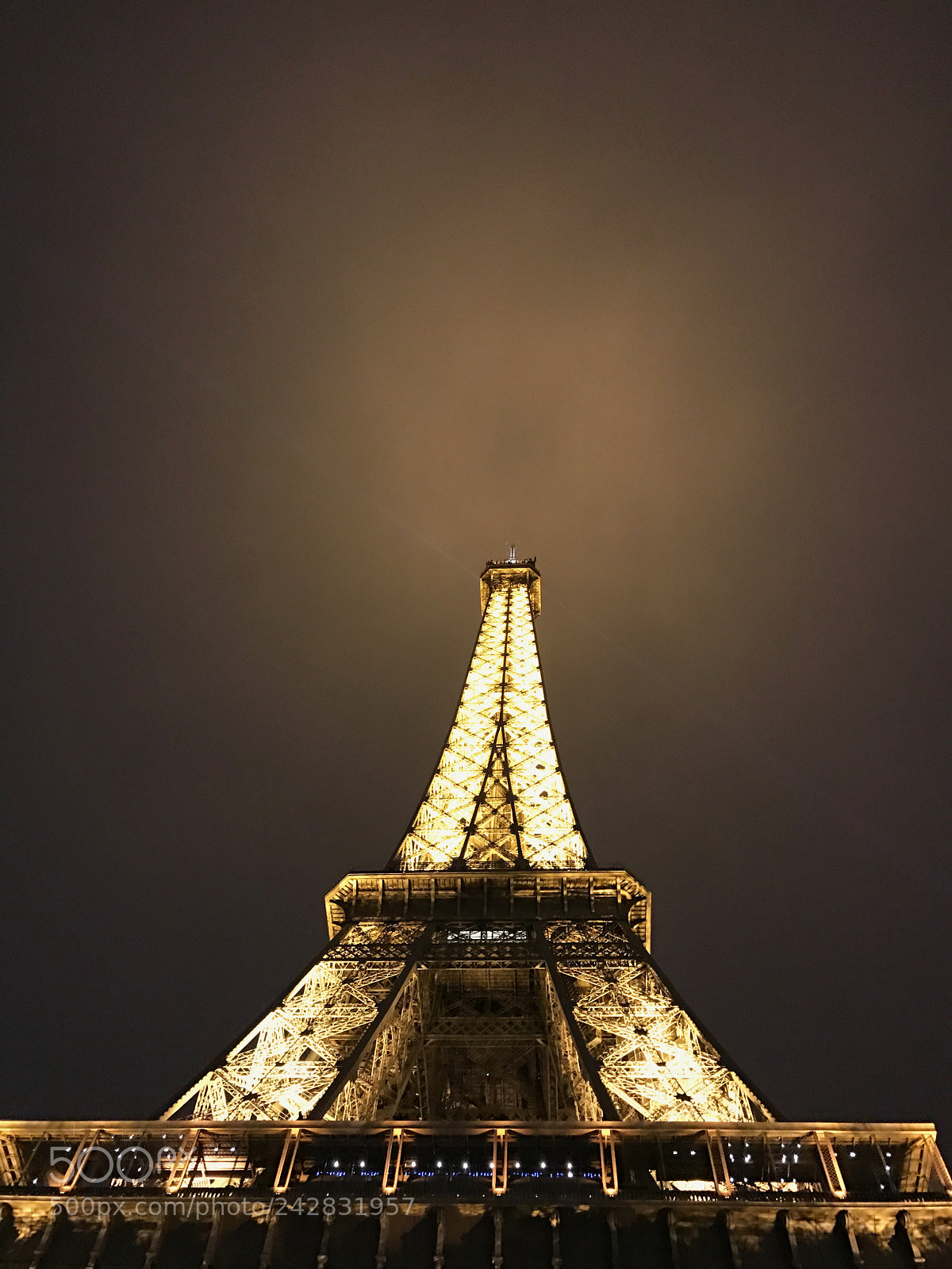 Apple iPhone 7 sample photo. The eiffel tower moment photography