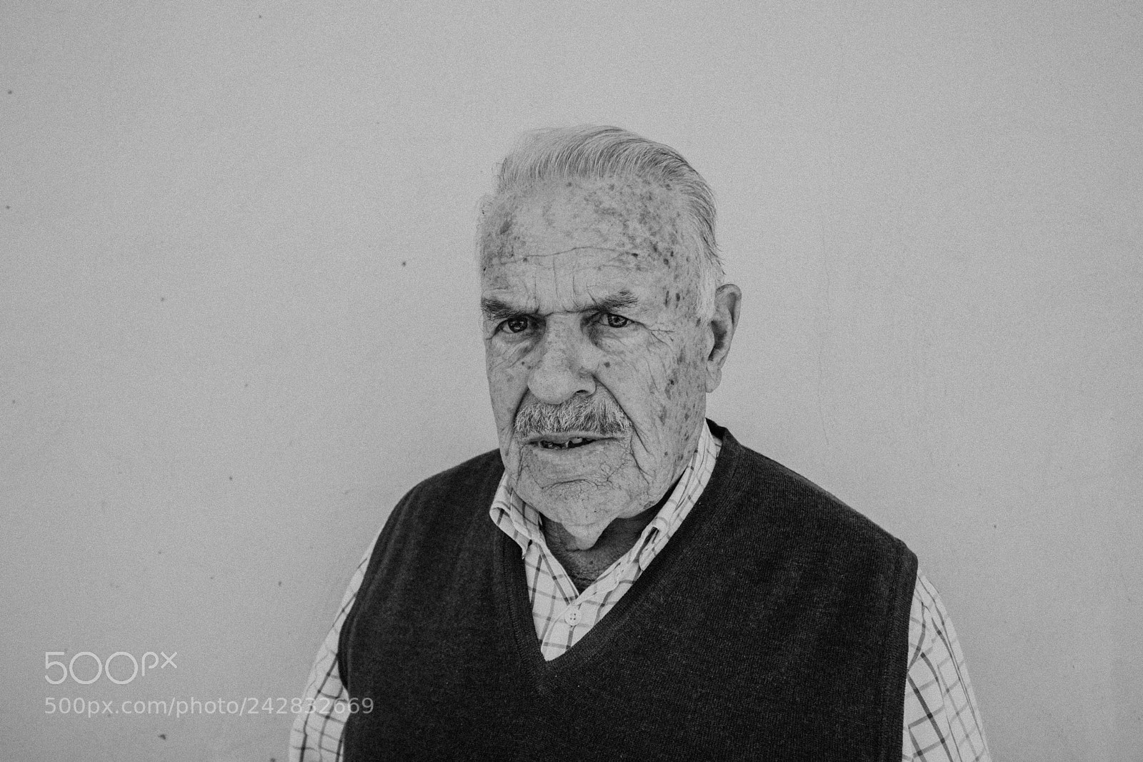 Canon EOS 77D (EOS 9000D / EOS 770D) sample photo. Grandfather portrait photography