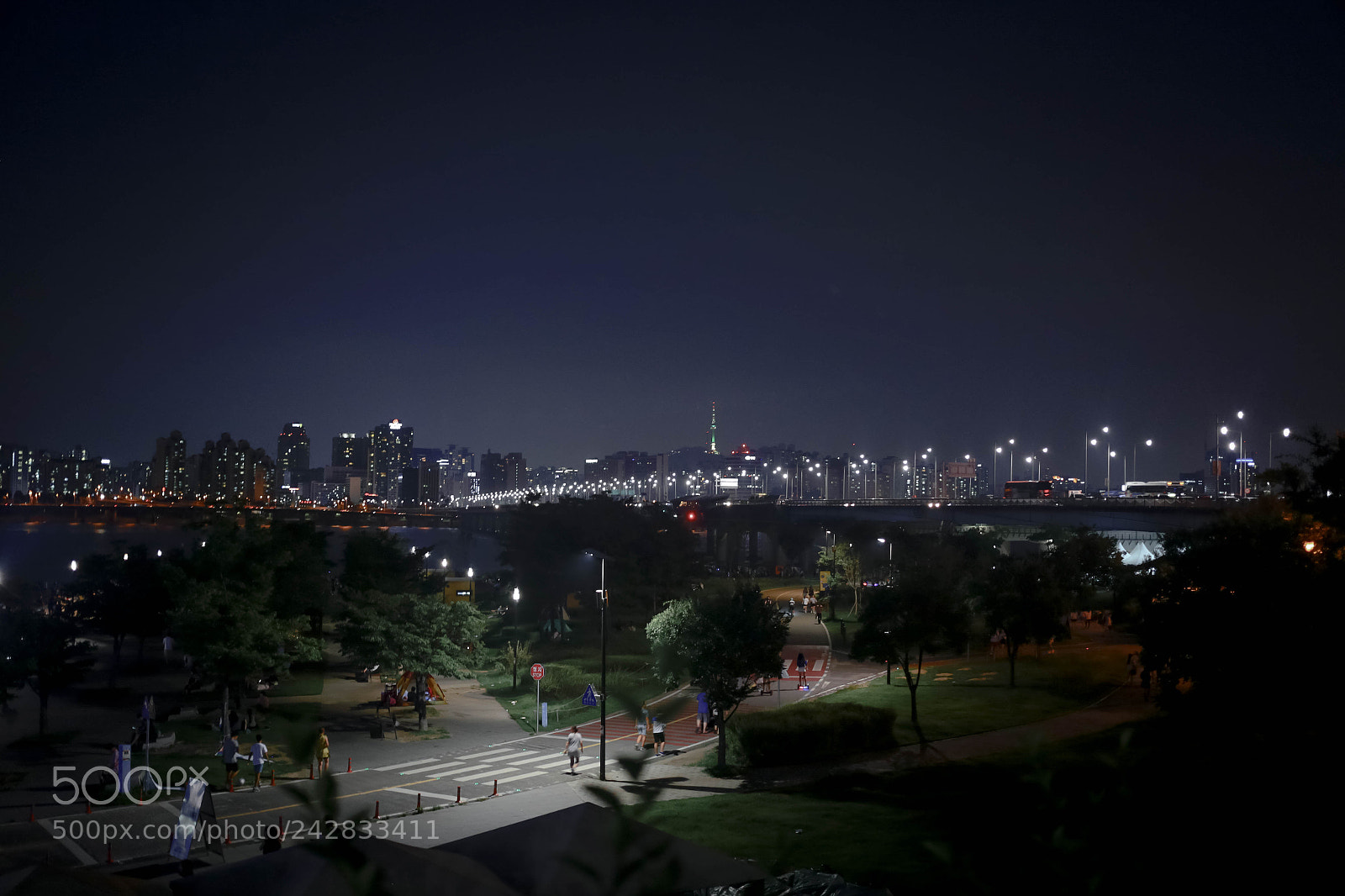 Canon EOS 6D sample photo. Night view photography