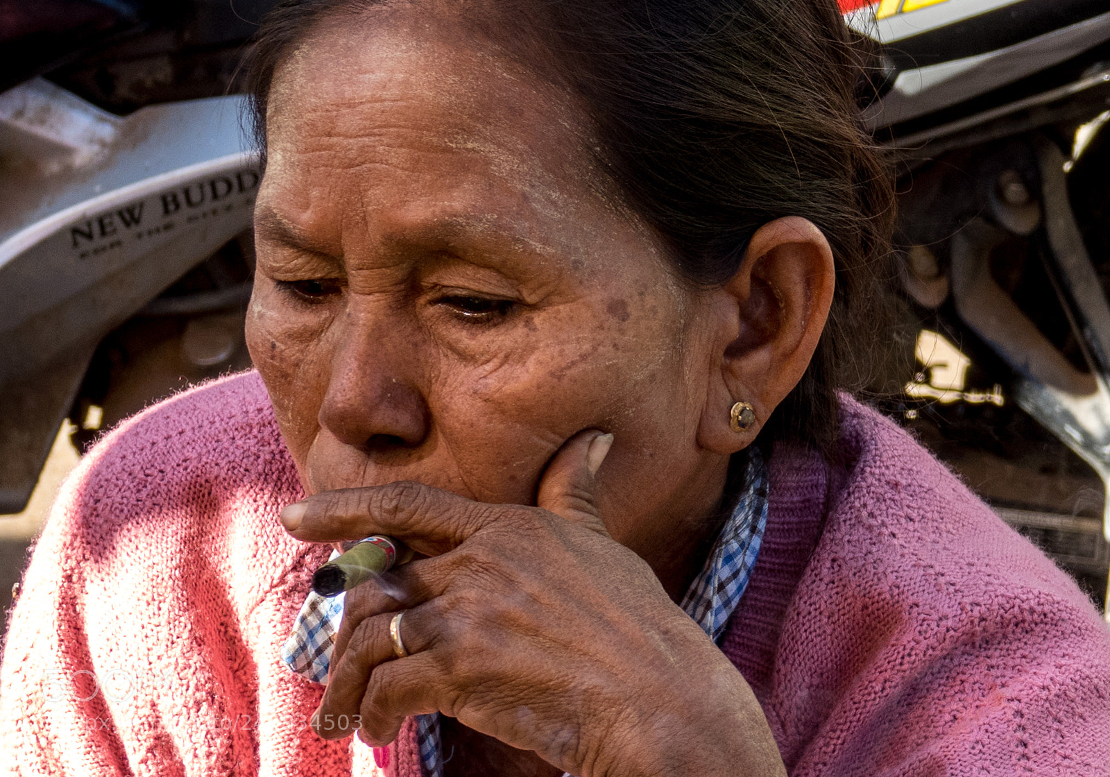 Sony Cyber-shot DSC-RX10 III sample photo. People of myanmar. smoker photography