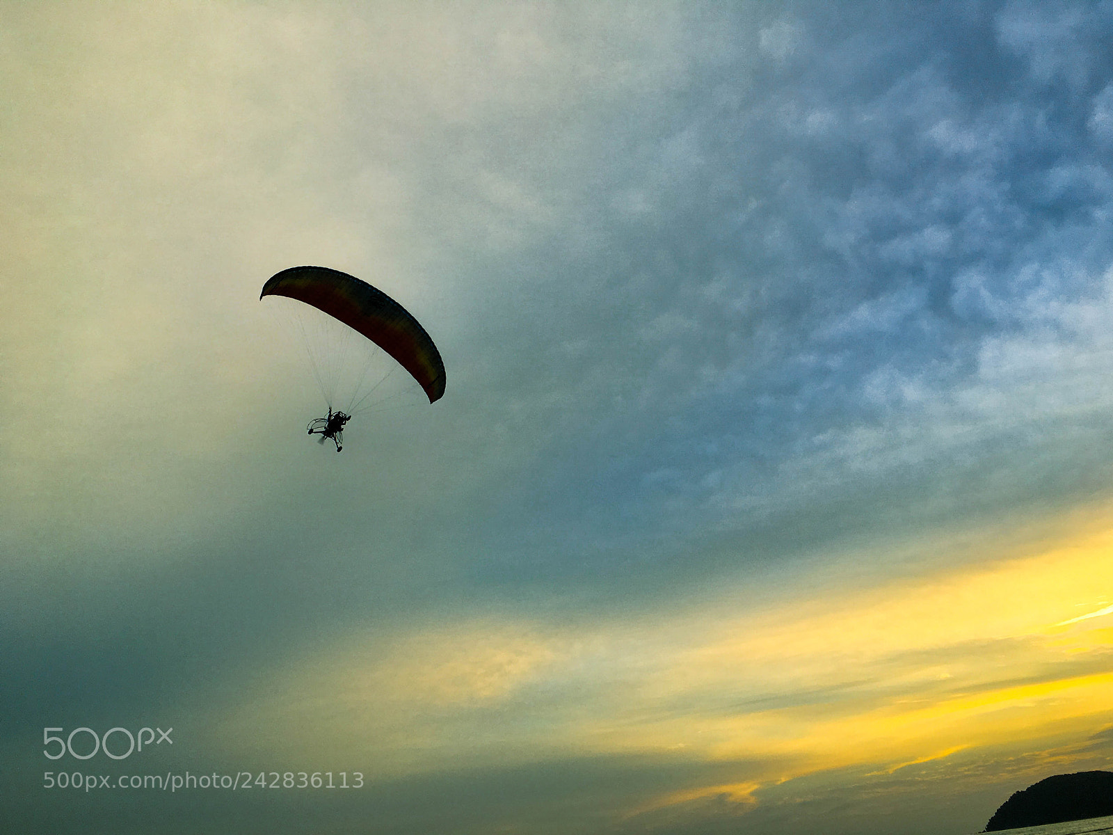 Apple iPhone 6s Plus sample photo. Paragliding photography