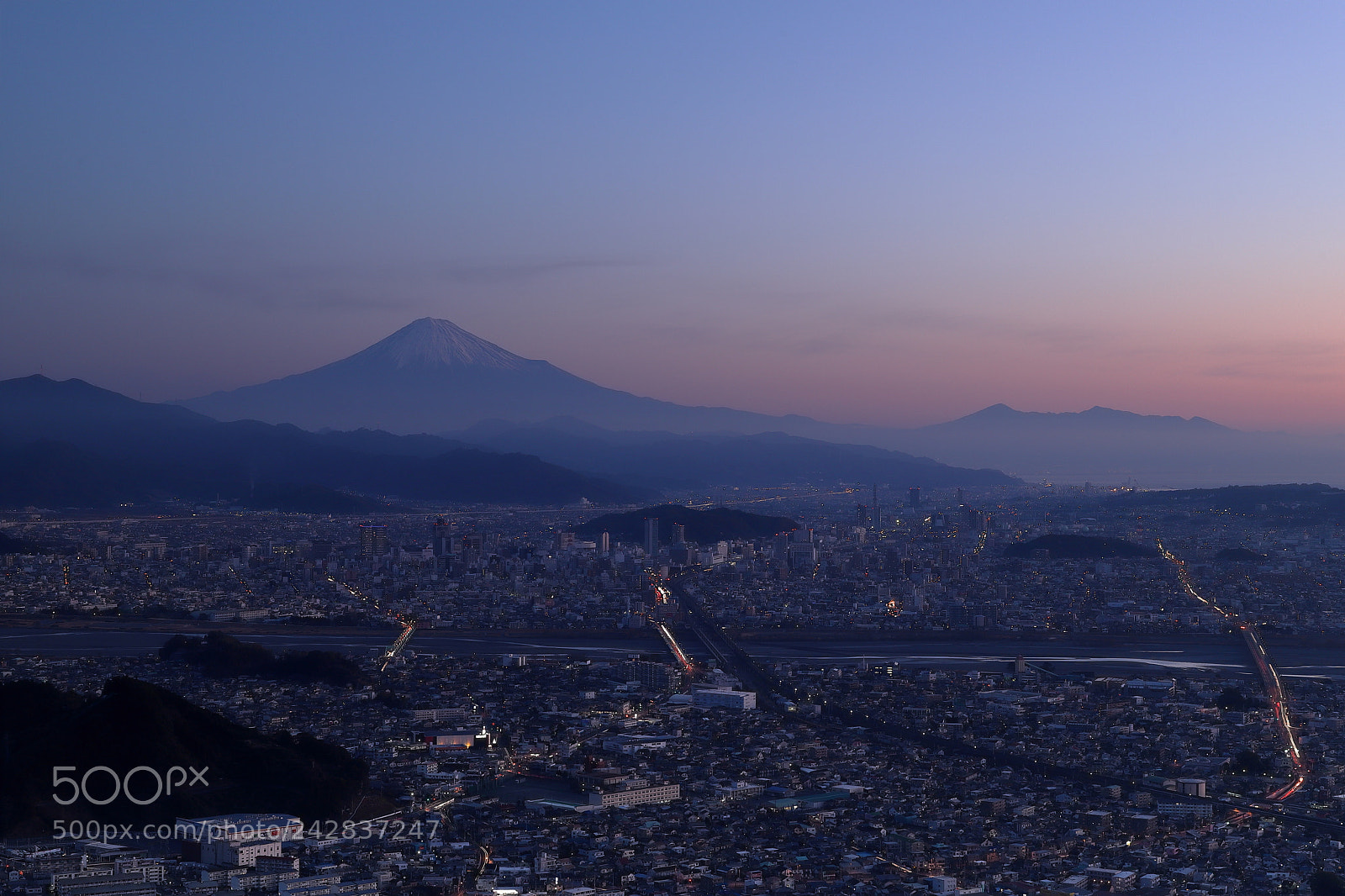 Canon EF 24-70mm F2.8L II USM sample photo. Embraced by mt.fuji photography