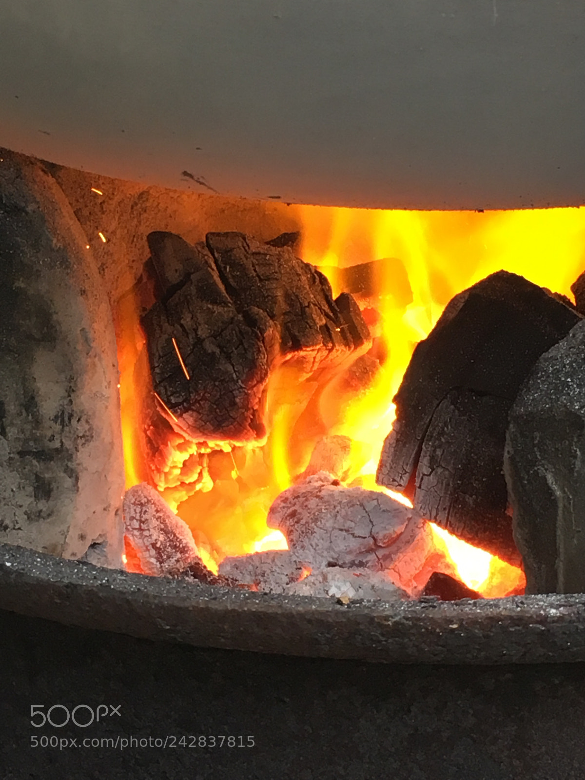 Apple iPhone SE sample photo. Fire photography