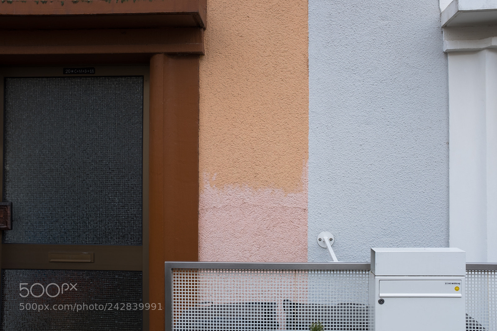 Fujifilm X100F sample photo. Pale city photography