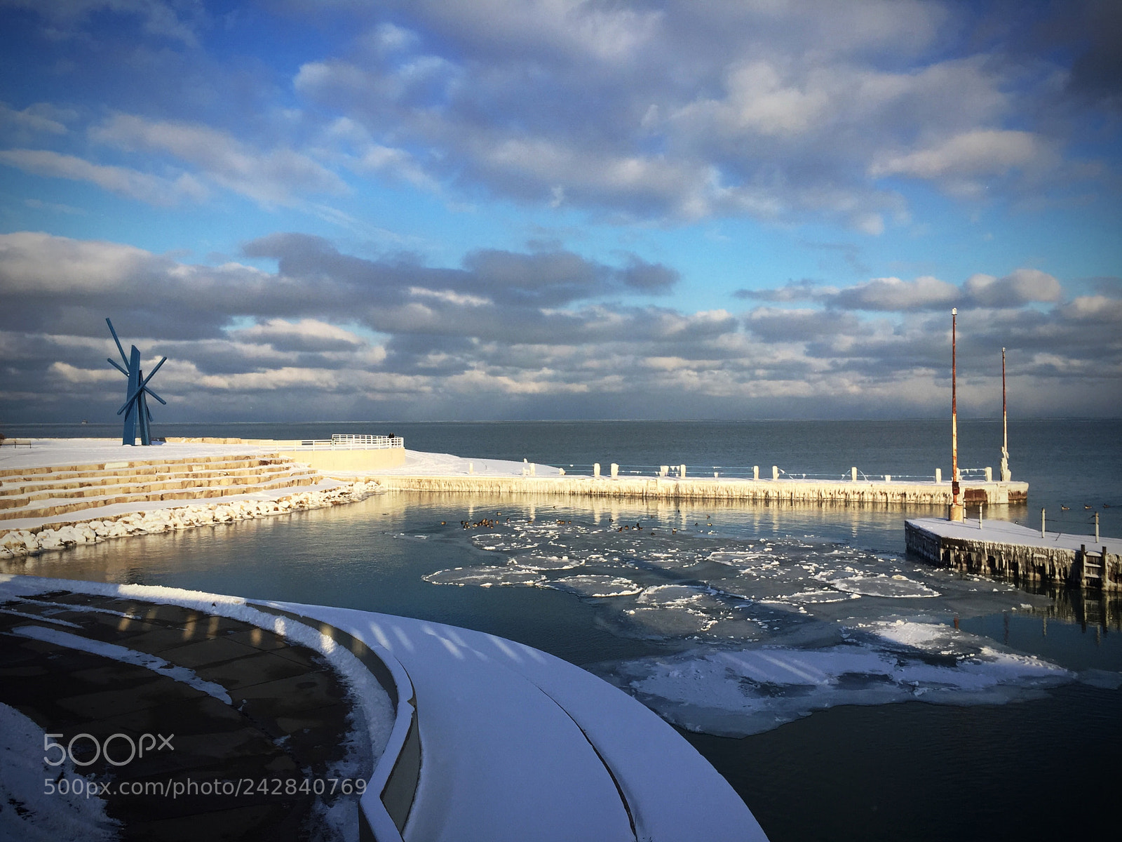 Apple iPhone 6 sample photo. Winter at diversey harbor photography