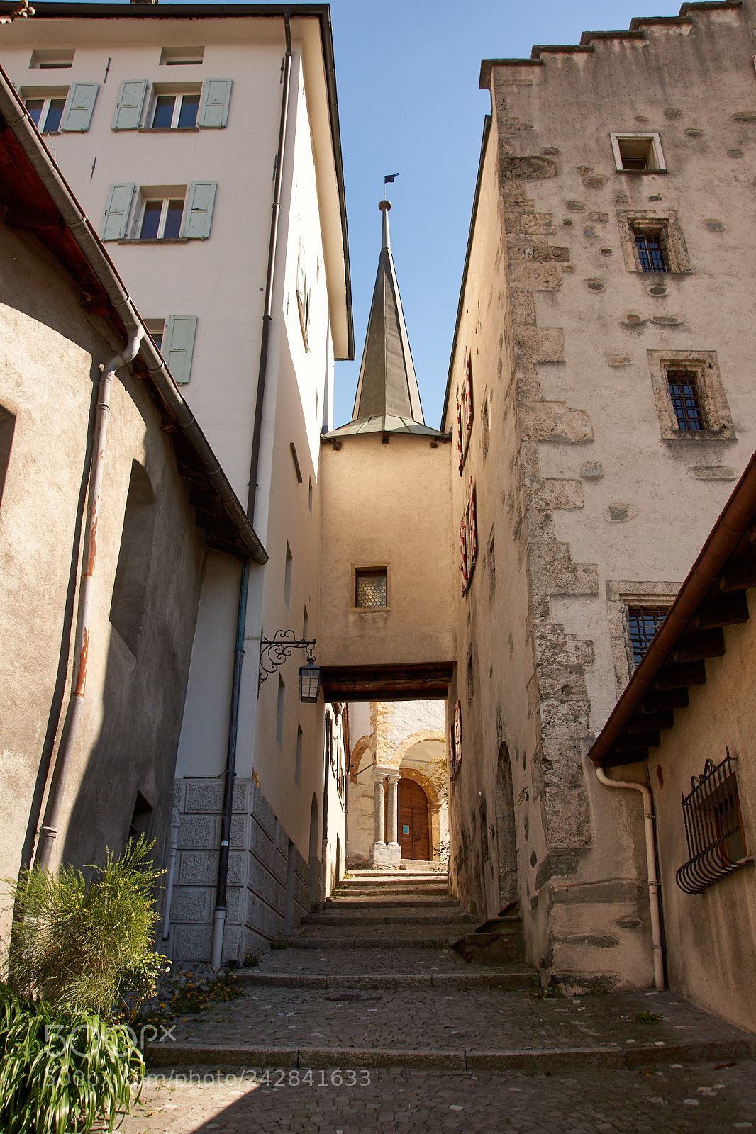 Sony SLT-A65 (SLT-A65V) sample photo. Narrow street photography