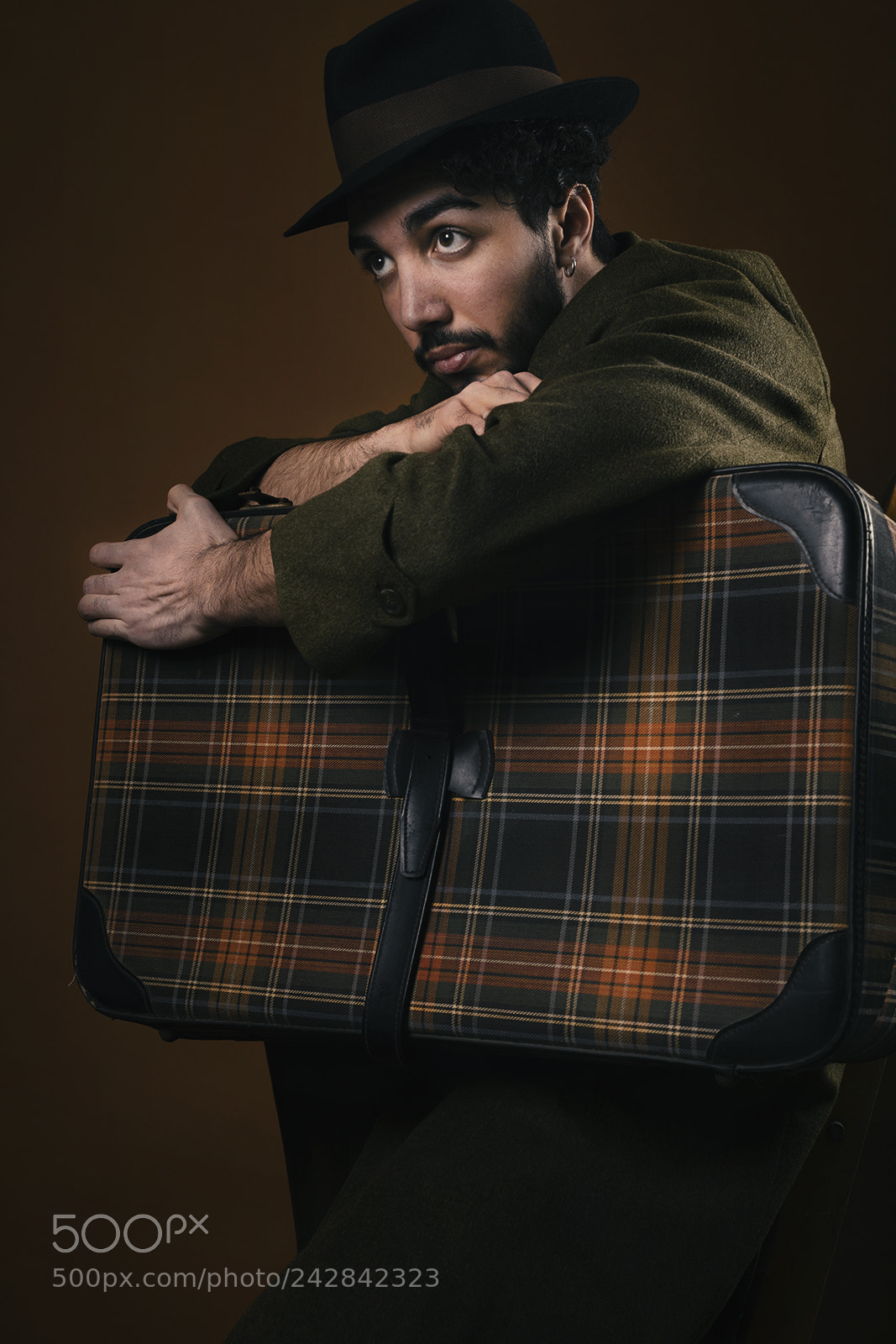 Sony a7R III sample photo. Wayfarer with suitcase photography