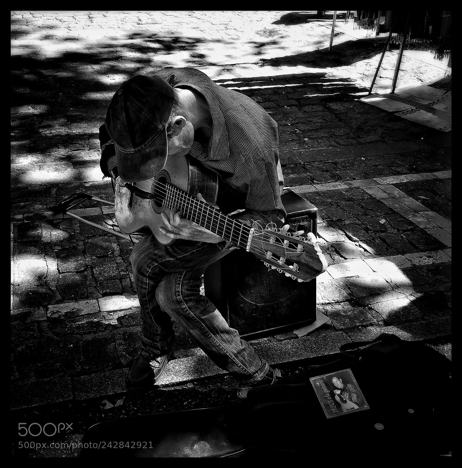 Apple iPhone 6s Plus sample photo. Musician photography