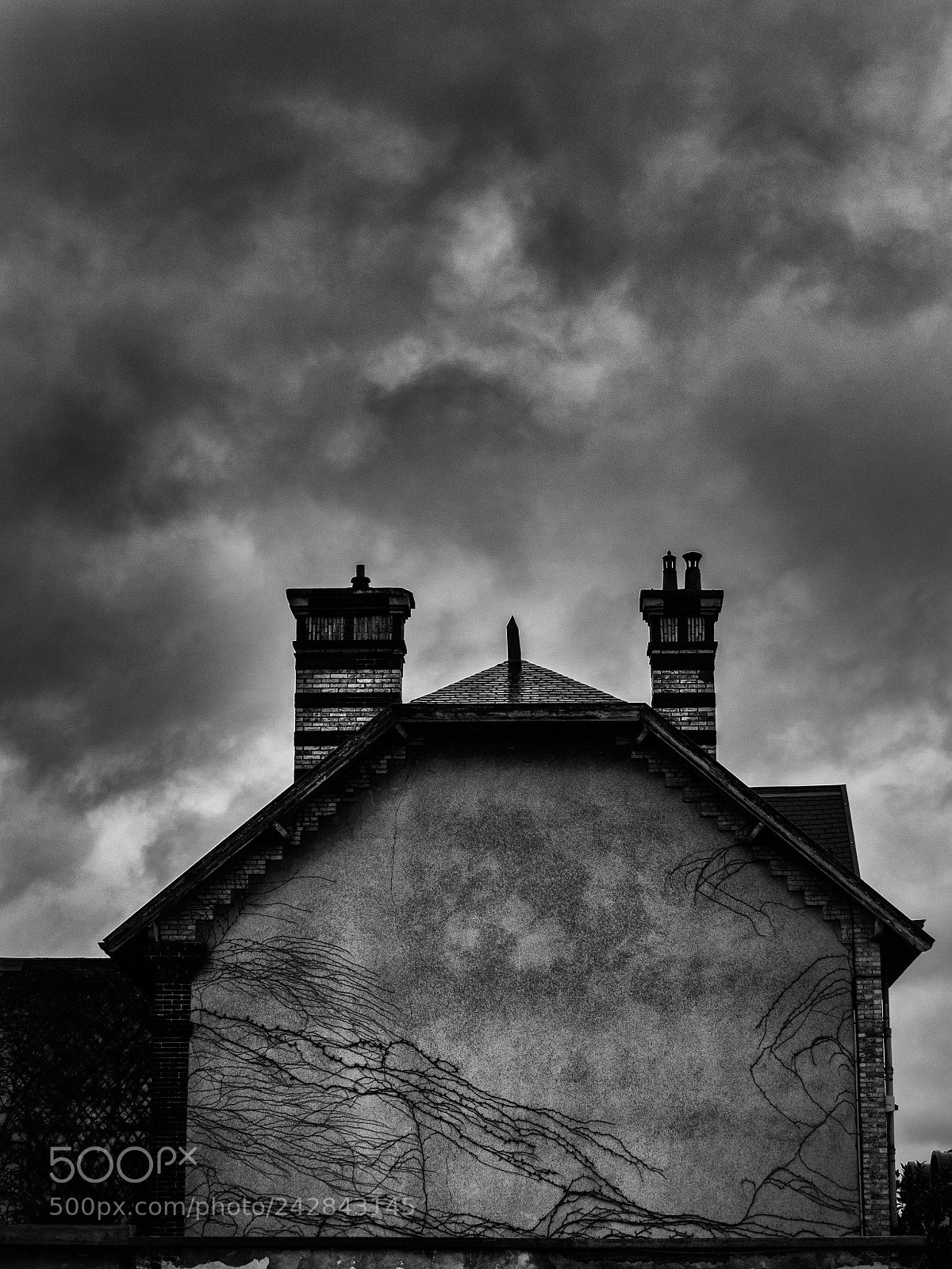 Panasonic Lumix DMC-FZ1000 sample photo. Dark house photography