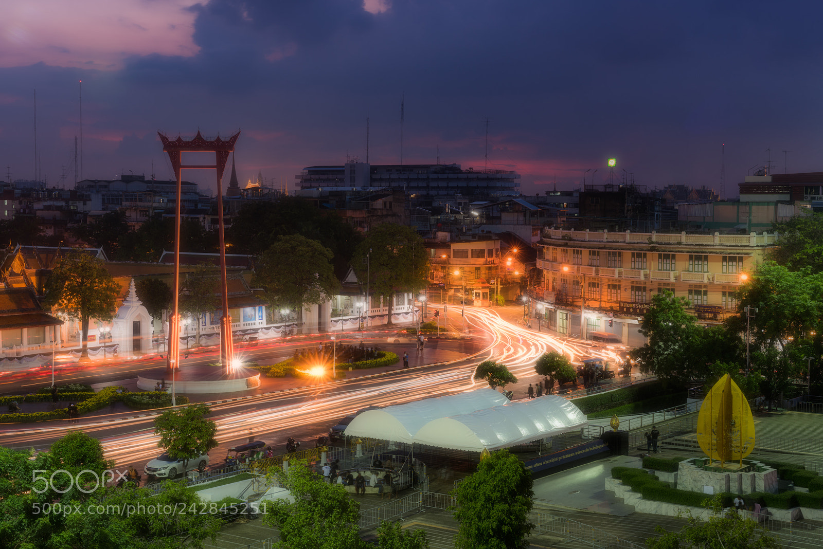 Nikon D810 sample photo. The red giant swing photography