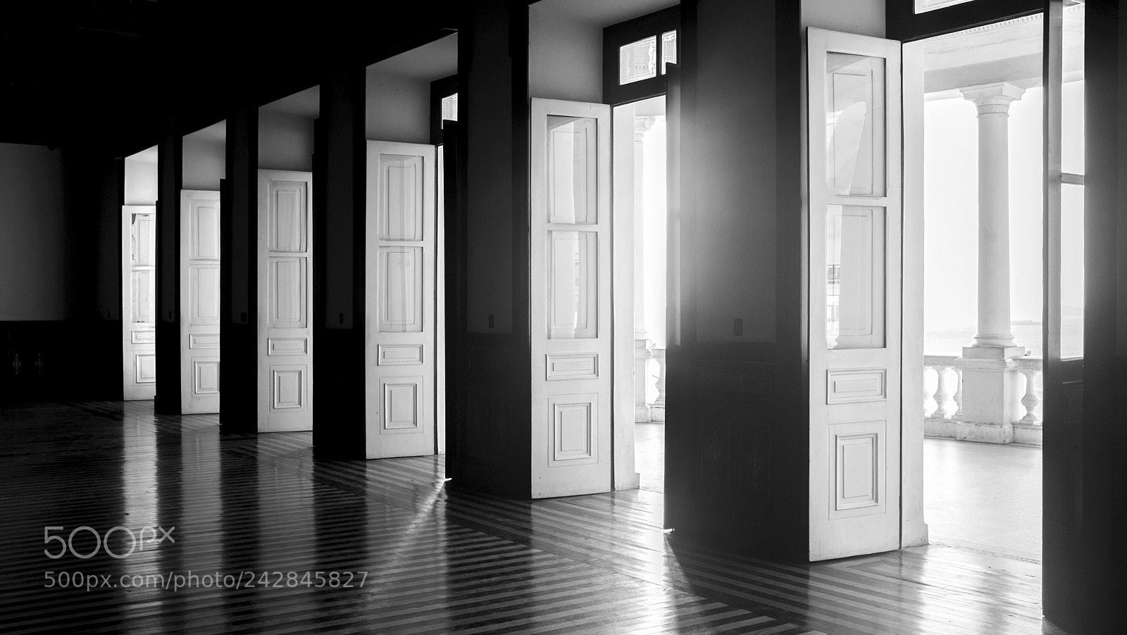 Fujifilm X100S sample photo. Open doors photography