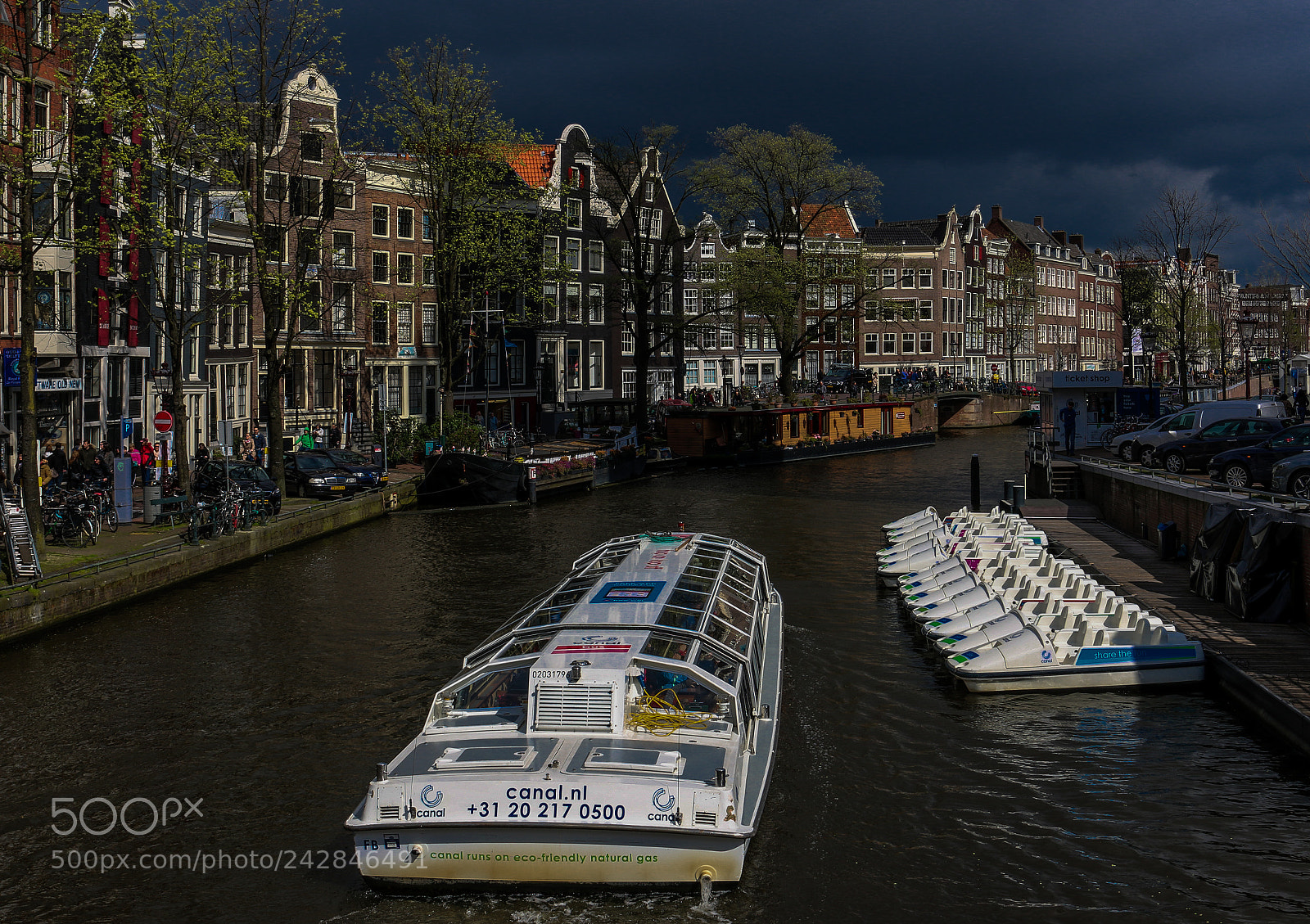 Canon EOS 70D sample photo. Amsterdam canal cruise photography