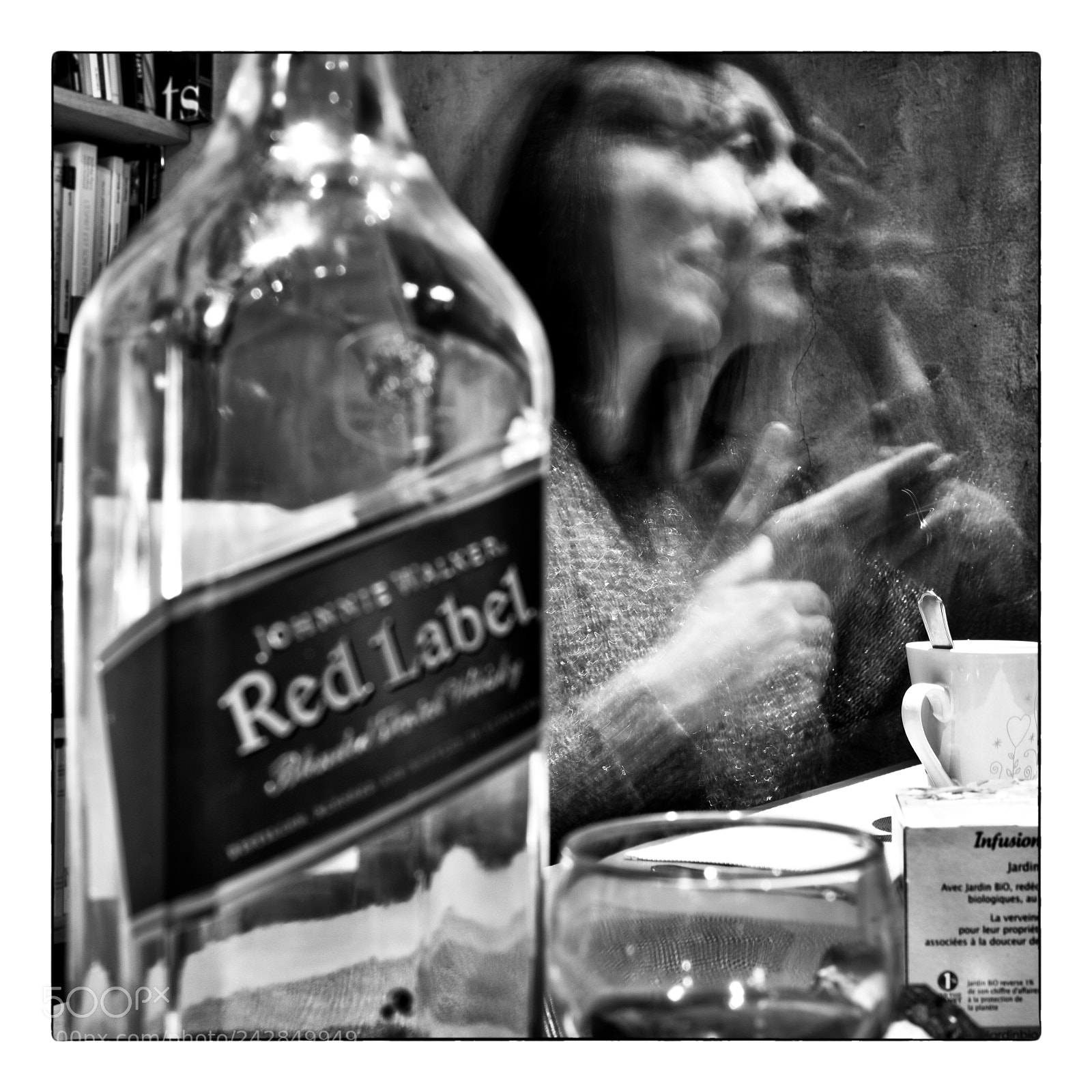 Fujifilm X100F sample photo. Red label photography