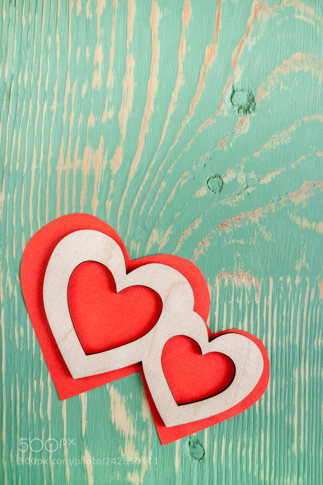 Canon EOS 400D (EOS Digital Rebel XTi / EOS Kiss Digital X) sample photo. Two carved wooden hearts photography