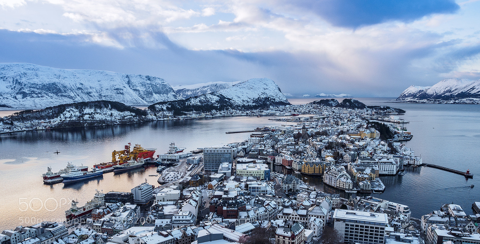 Olympus OM-D E-M10 sample photo. Alesund photography