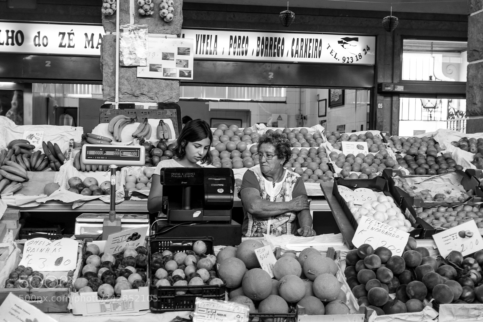 Fujifilm X100S sample photo. Family business photography