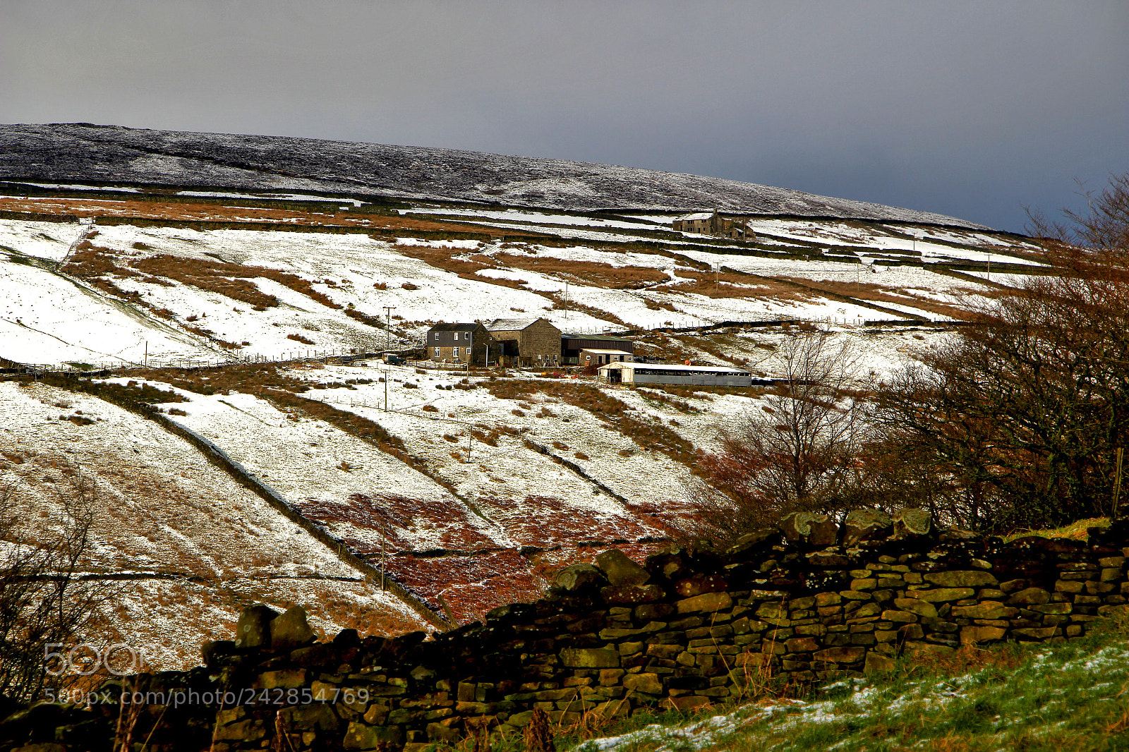 Canon EOS 100D (EOS Rebel SL1 / EOS Kiss X7) sample photo. Calder valley farmland photography