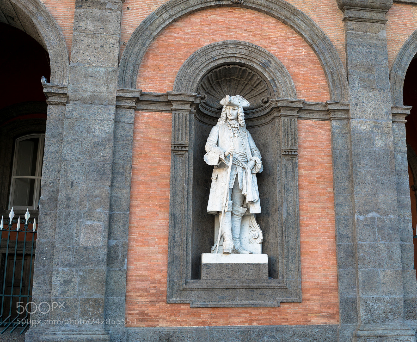 Sony a7S II sample photo. Statue on facade of photography