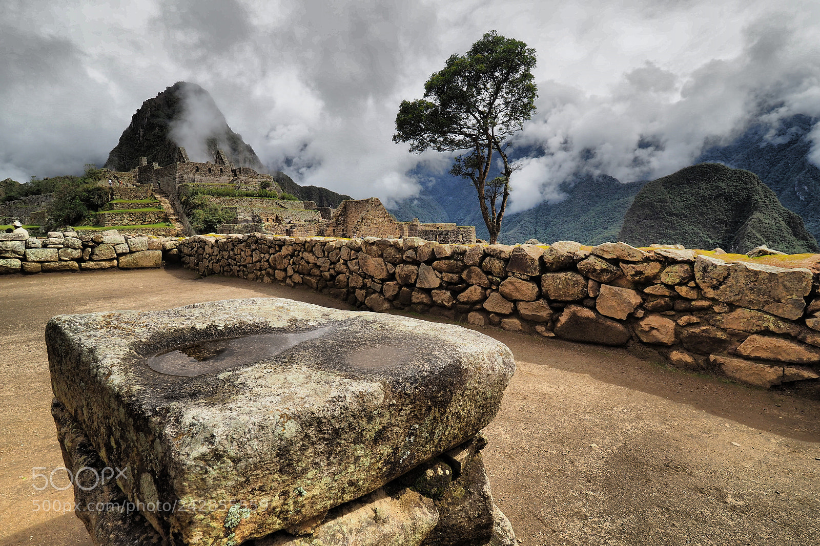 Olympus OM-D E-M5 II sample photo. Sacrificial stone photography