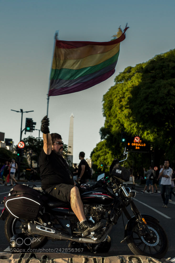 Canon EOS 1300D (EOS Rebel T6 / EOS Kiss X80) sample photo. Marcha del orgullo gay photography