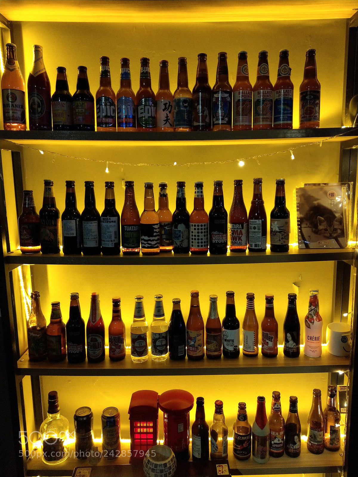 HTC U11 sample photo. Beer photography