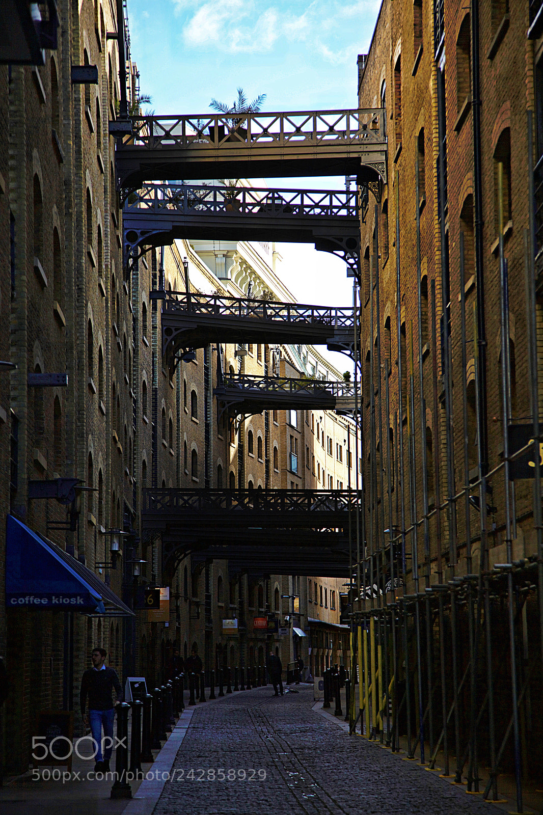 Canon EF 24-105mm F4L IS USM sample photo. Shad thames photography