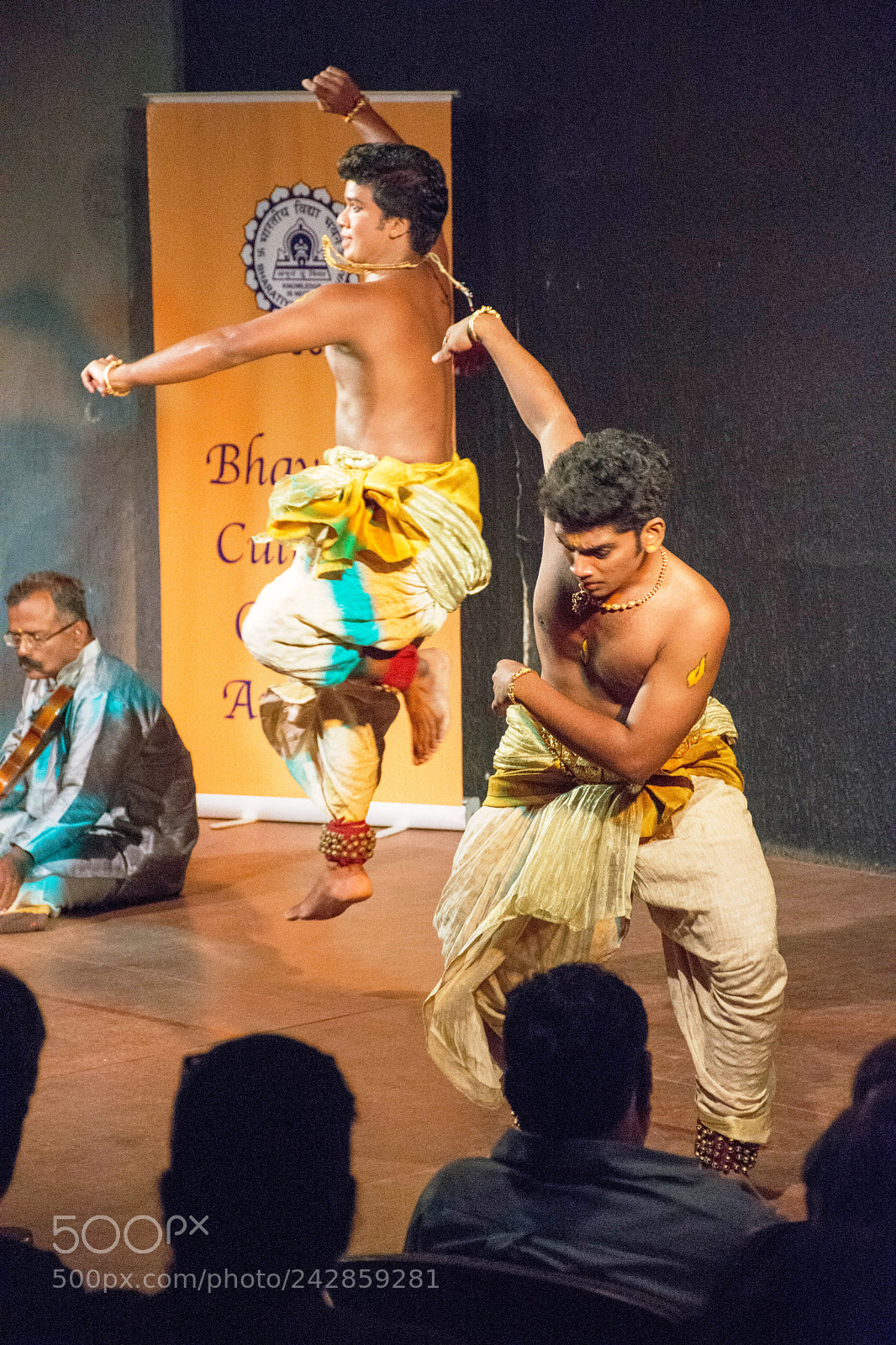 Nikon D7200 sample photo. Jump and dance photography