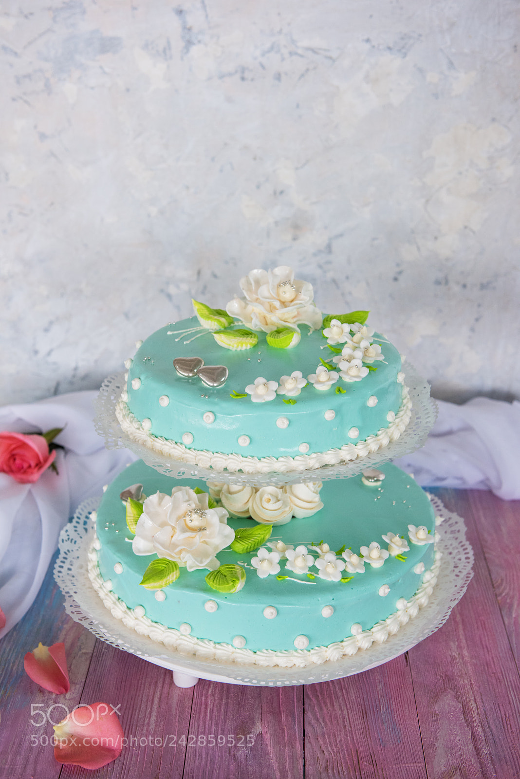 Nikon D810 sample photo. Wedding cake with flowers photography