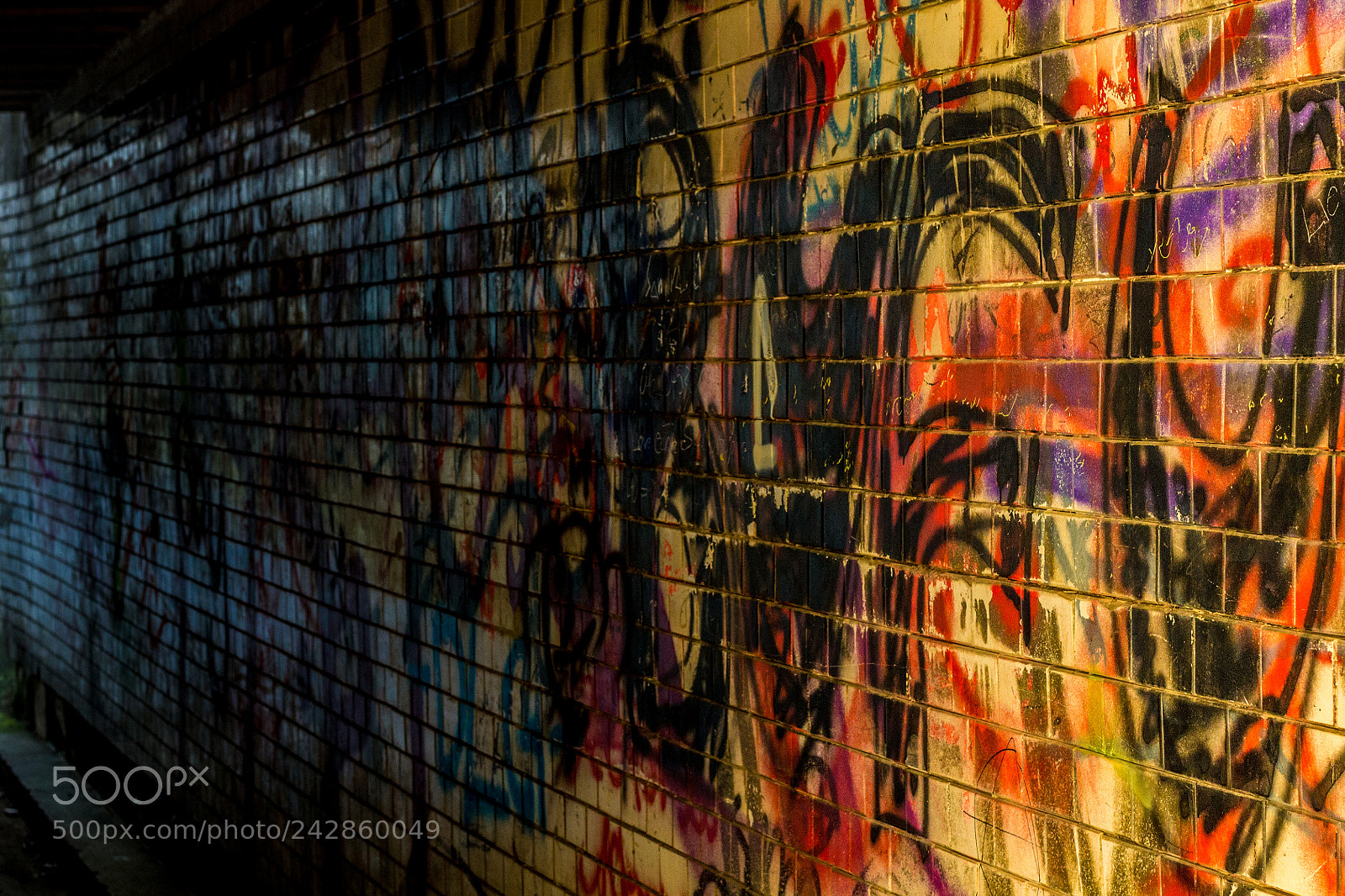 Canon EOS 1100D (EOS Rebel T3 / EOS Kiss X50) sample photo. Graffiti in pedestrian tunnel photography