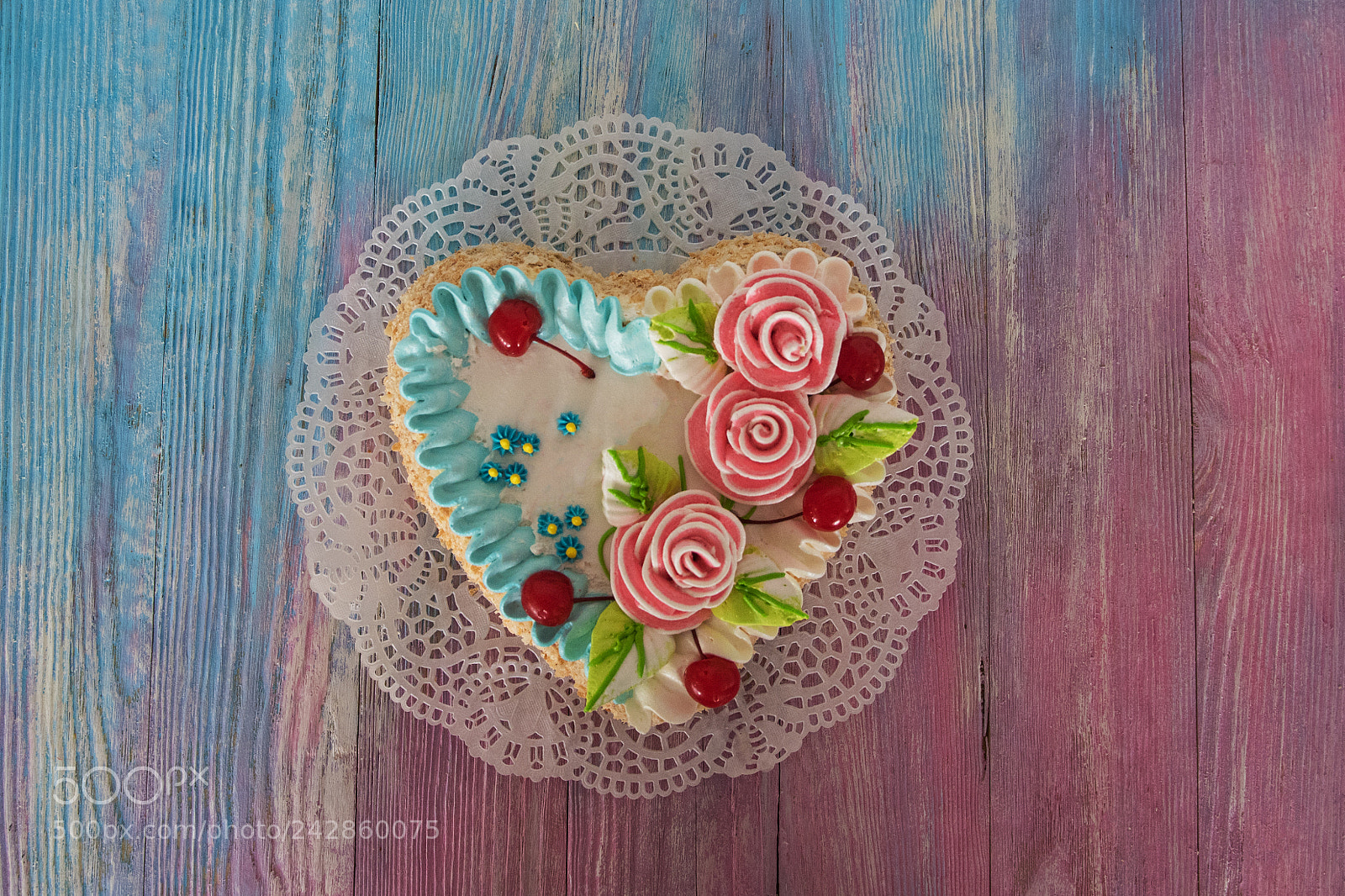 Nikon D810 sample photo. Wedding cake with flowers photography